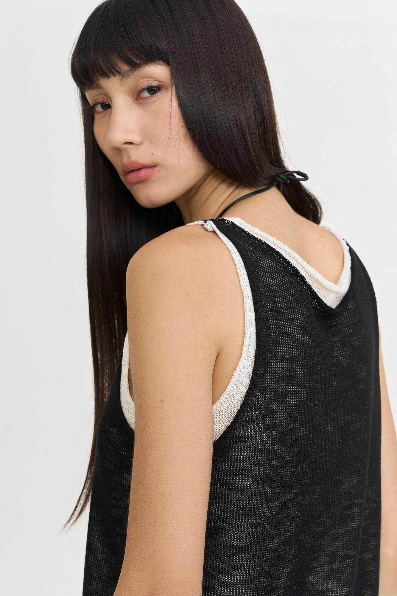 LEONSENSE Contrast Layered V-Neck Knit Tank Top