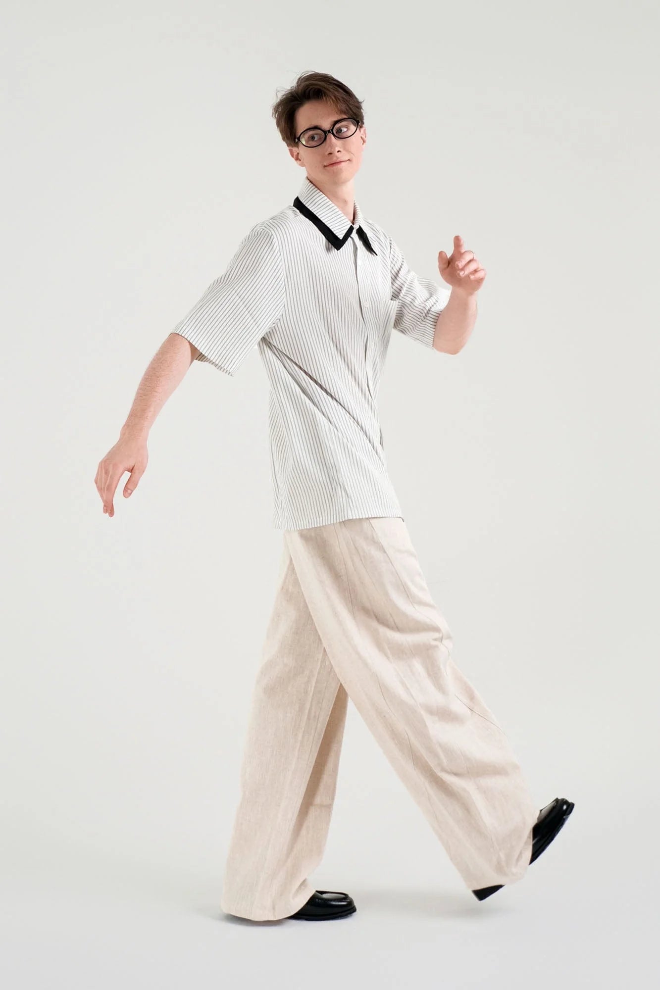 WIID Striped Contrast-Collar Tie-Neck Half Shirt