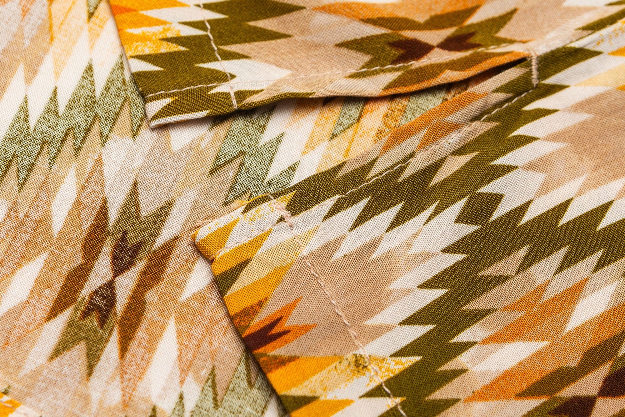 ME DA IGUAL Geometric Full-Print Button-Up Half Shirt
