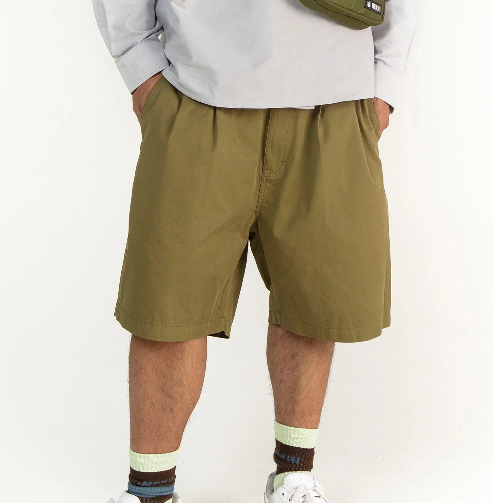 NERHI Essential LOGO Pleated Shorts