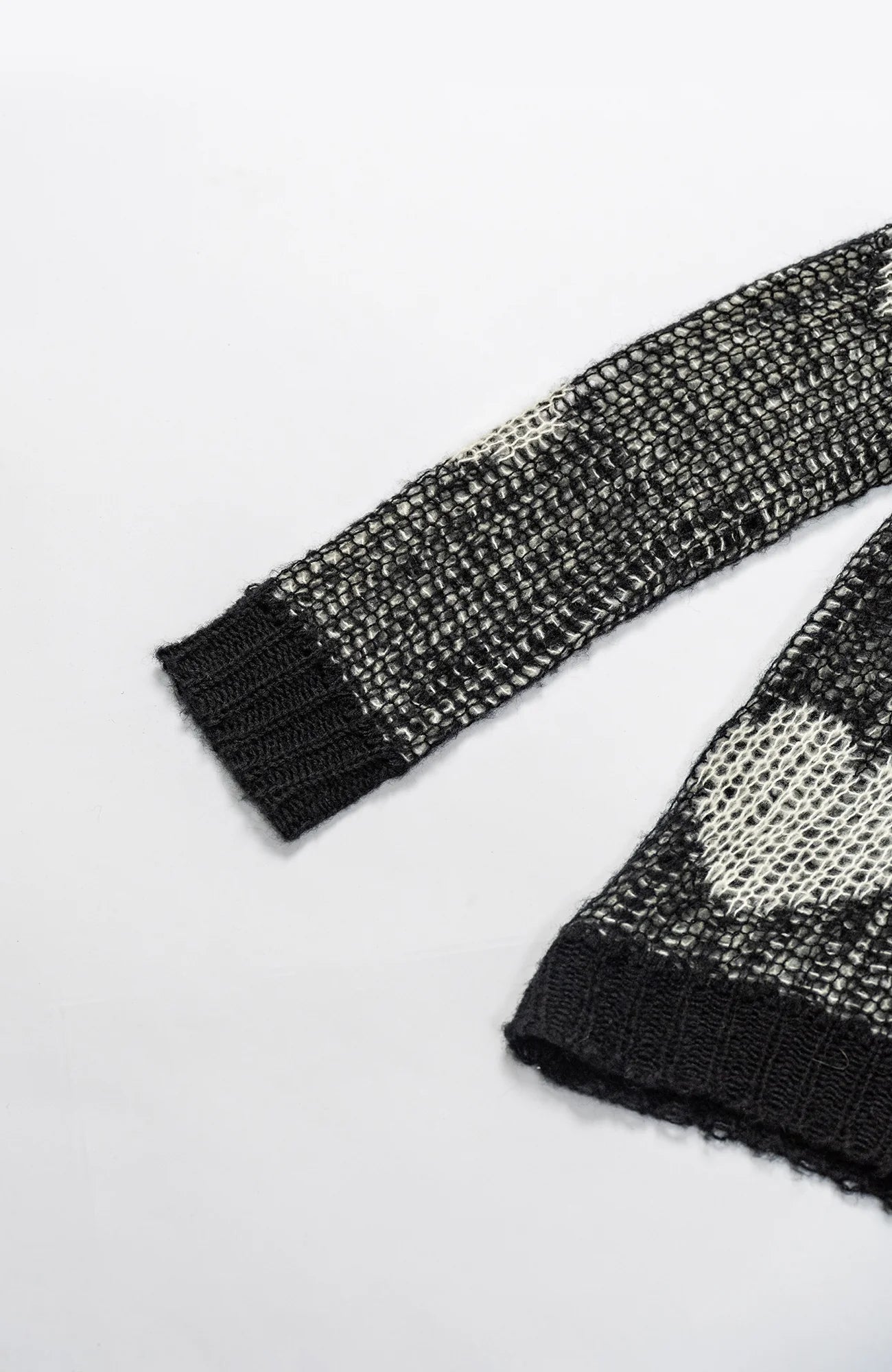 KADAKADA Smiling Heart Jacquard Knit Hoodie