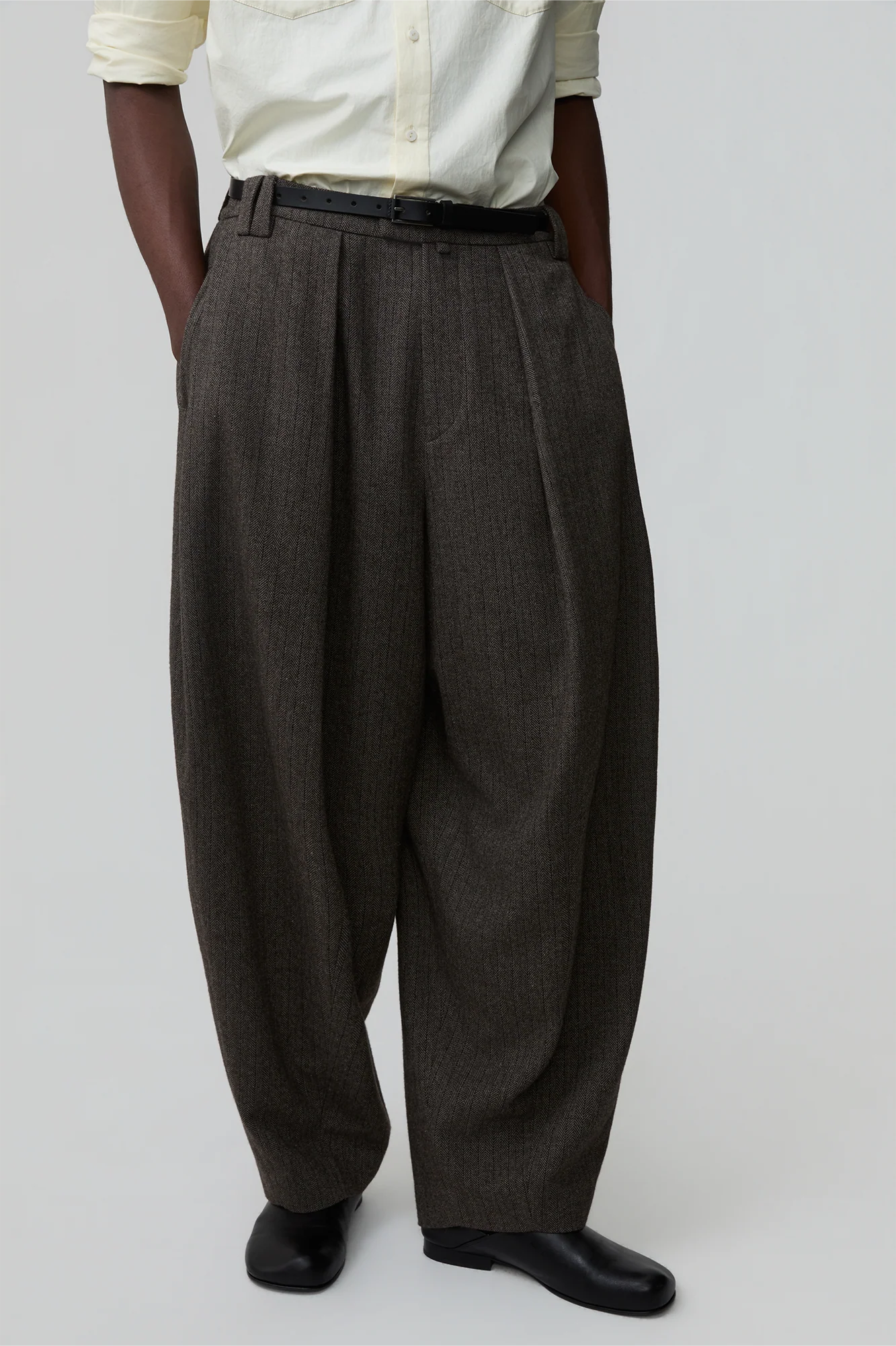 OPICLOTH Classic Elastic Waist Tapered Pants