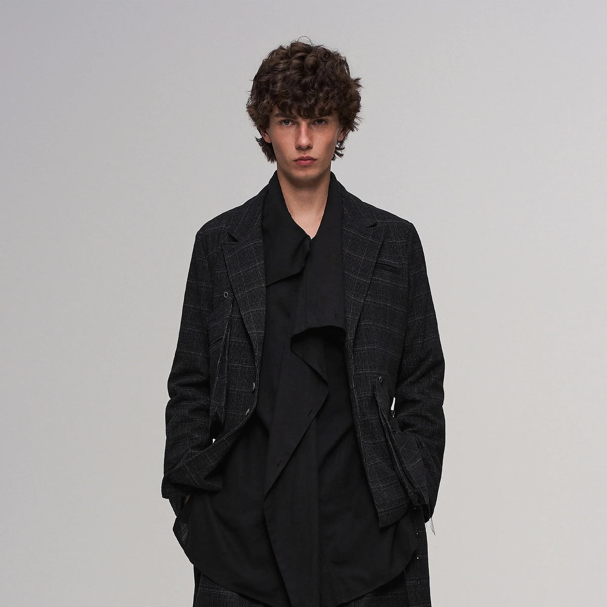 ILNya Nieternite Nifutur Deconstructed Detachable Plaid Blazer