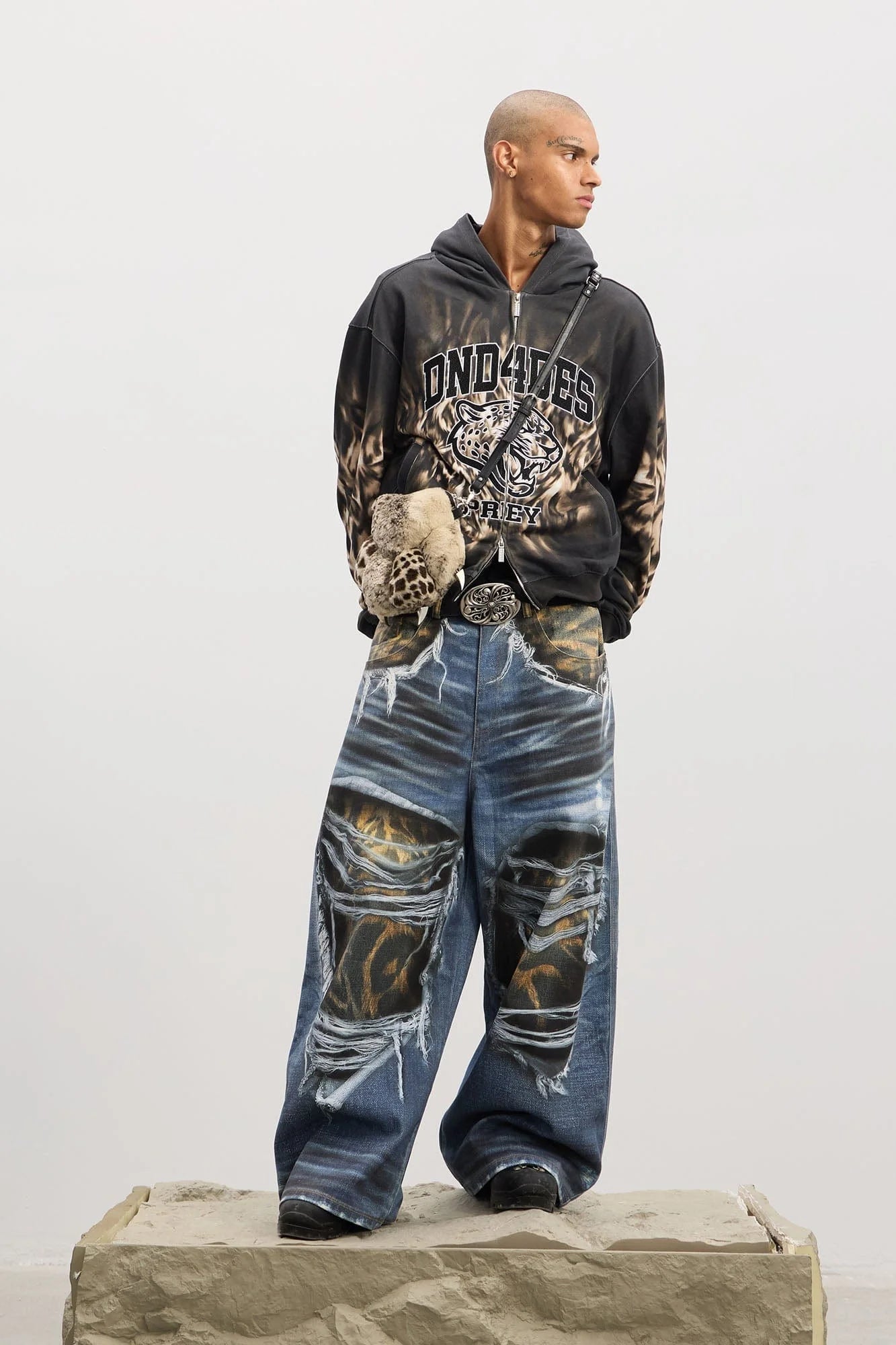 DND4DES Full-Printed Leopard Distressed Baggy Jeans