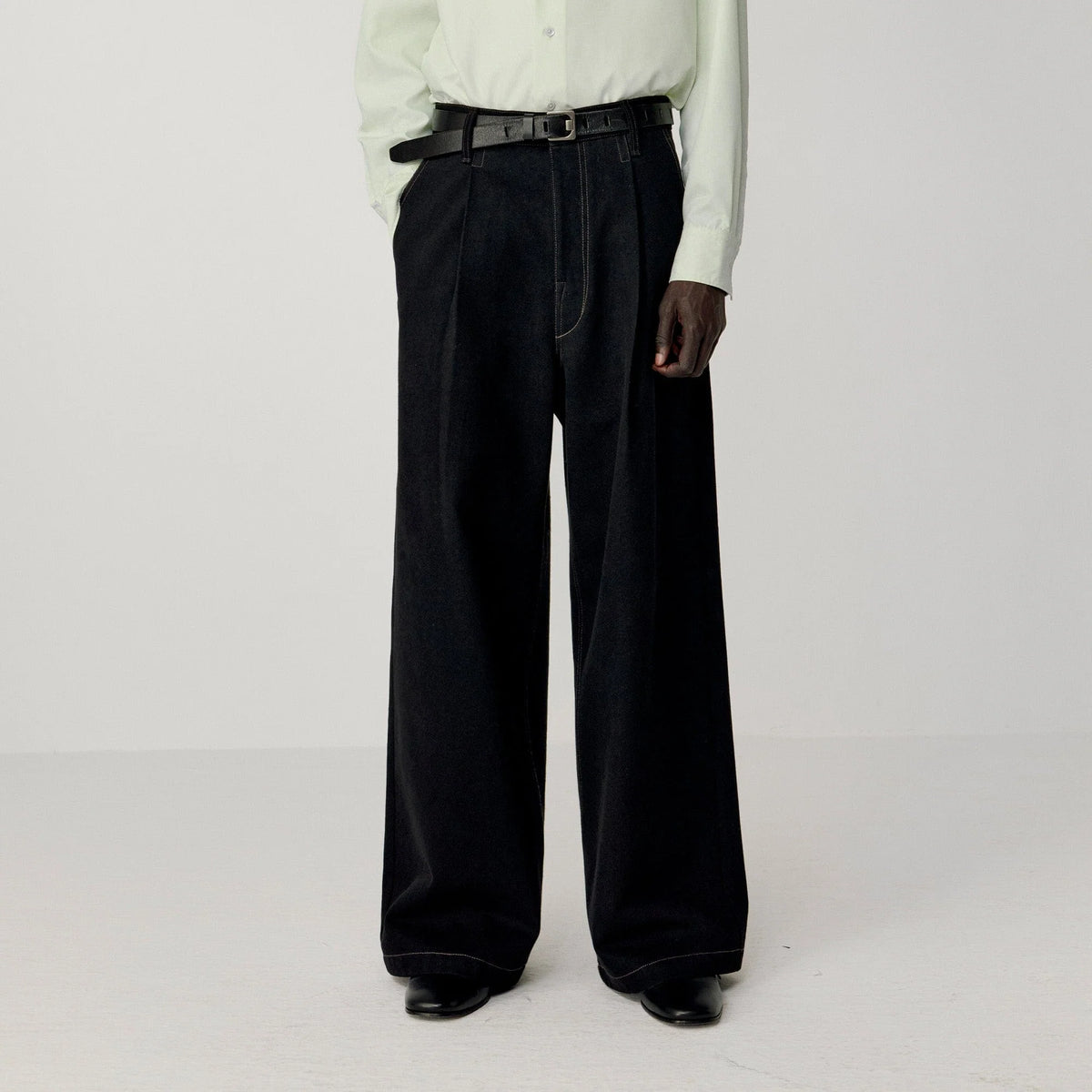 OPICLOTH Washed Contrast Stitch Wide-Leg Jeans