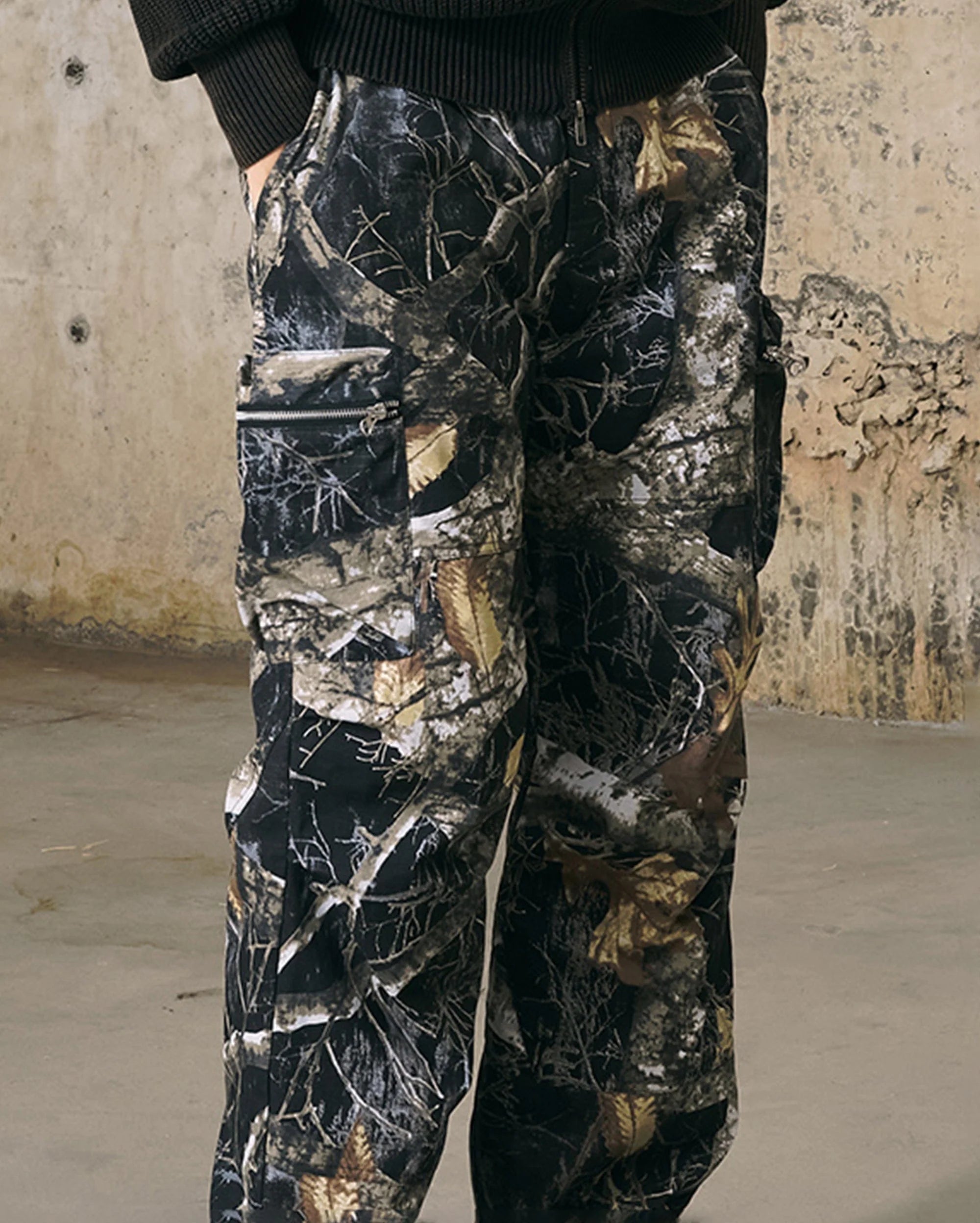 ENSHADOWER Black Camo Multi-pocket Down Pants
