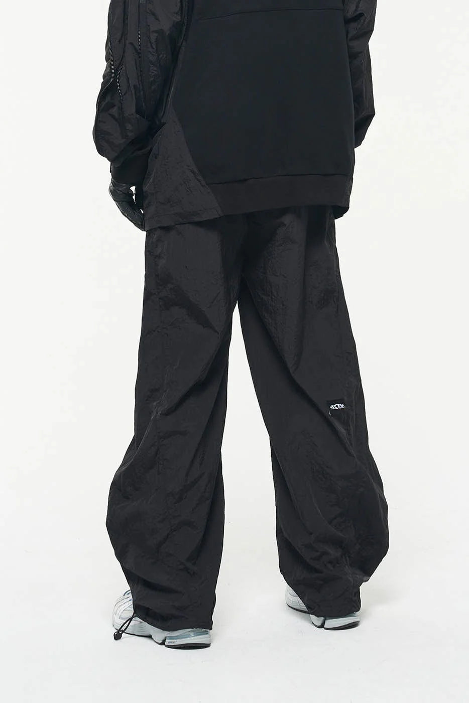 RELABEL Drawstring Pleated Wide-Leg Pants