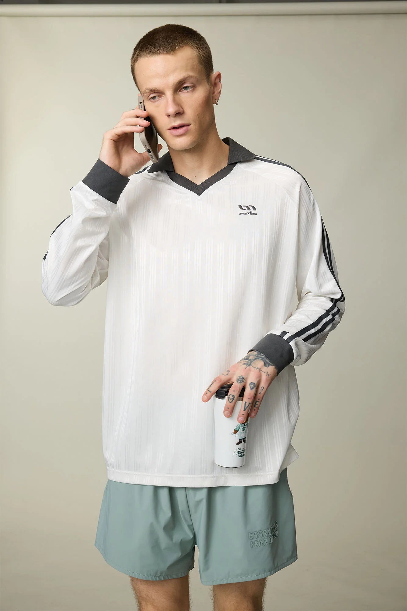 UMAMIISM Contrast V-Neck Stripe Long-Sleeve Tee
