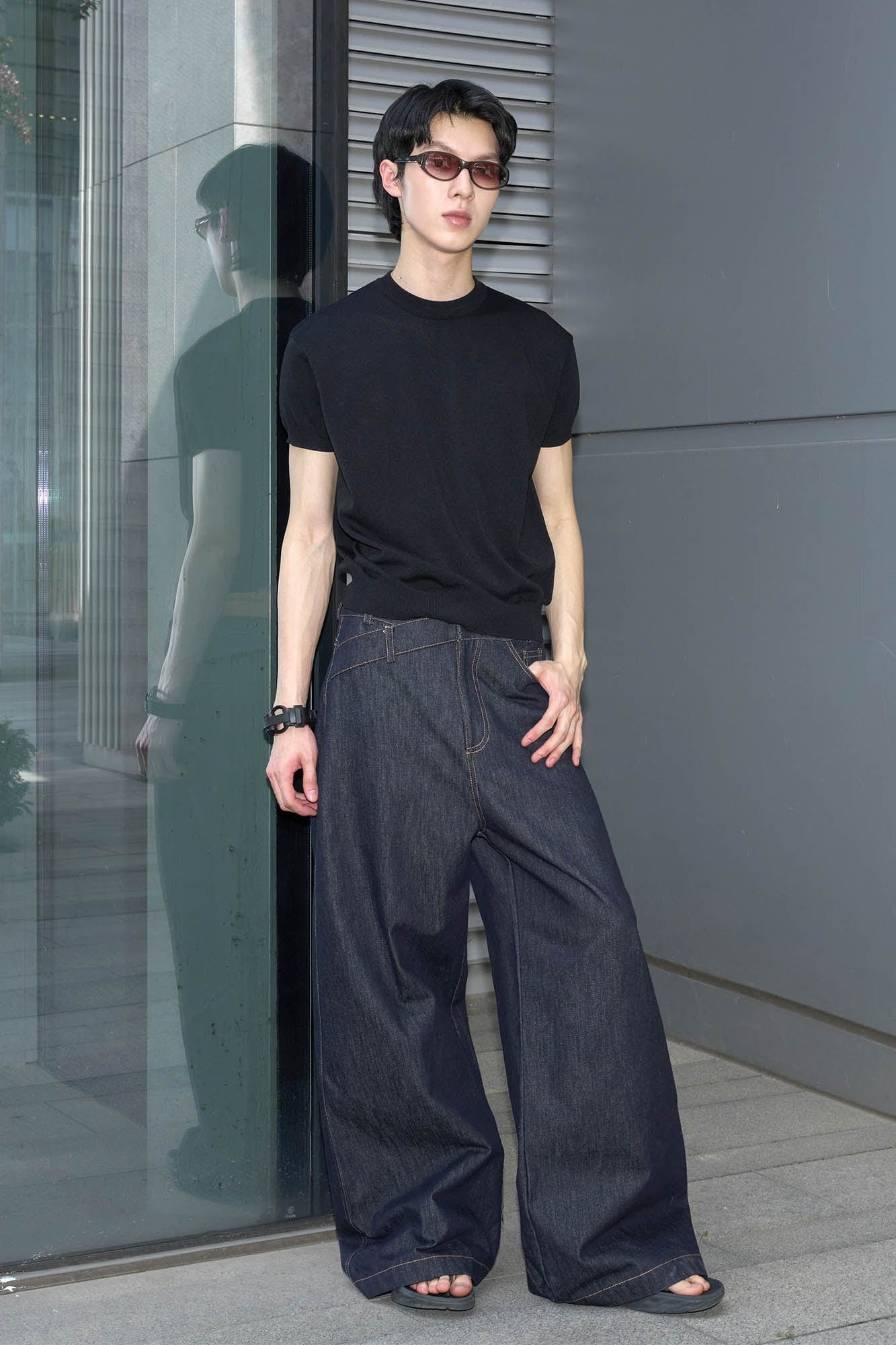LABELROOM Asymmetrical Waist Raw Wide-Leg Jeans