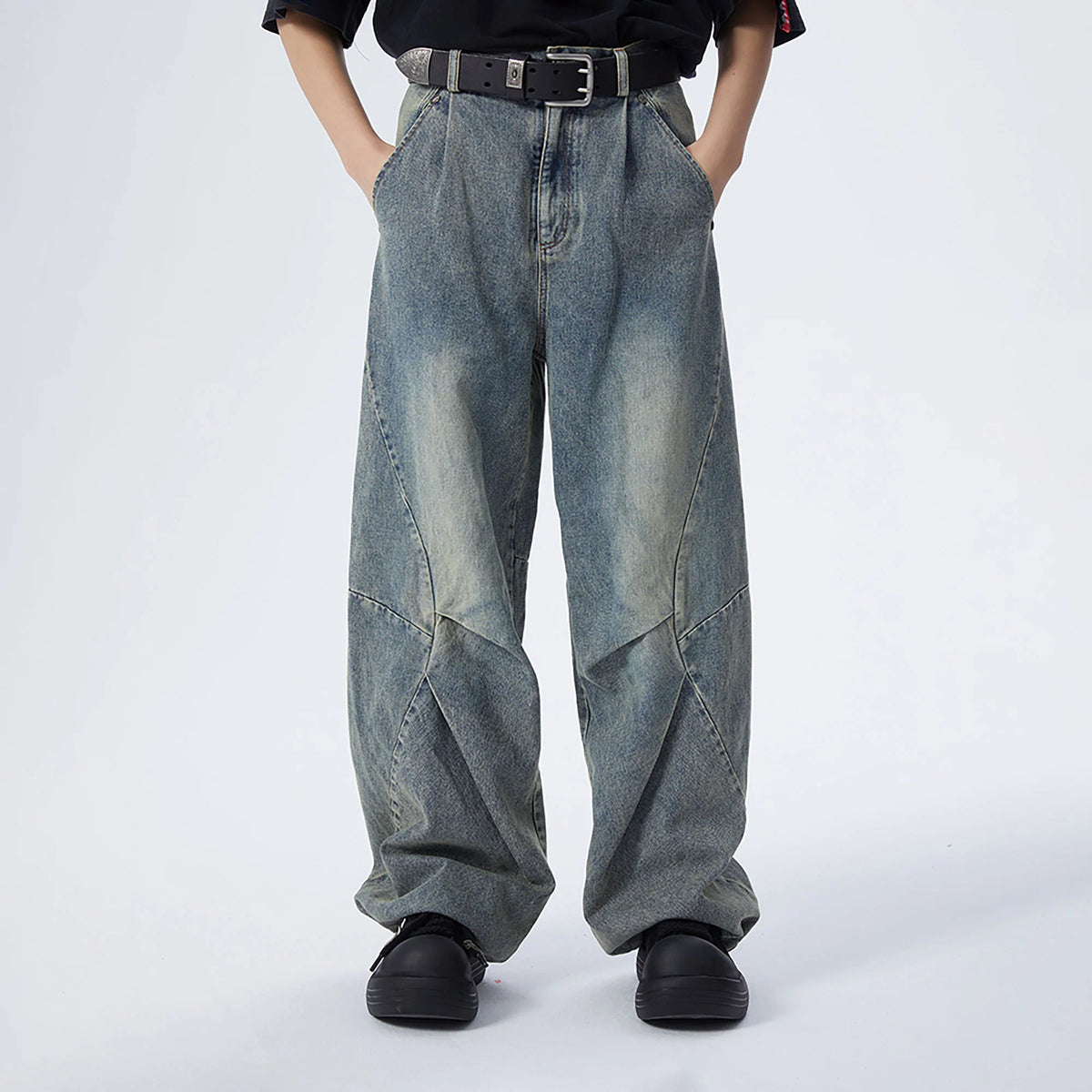 ERROR CODE ROBOT Washed Curved Pleated- Knee Jeans