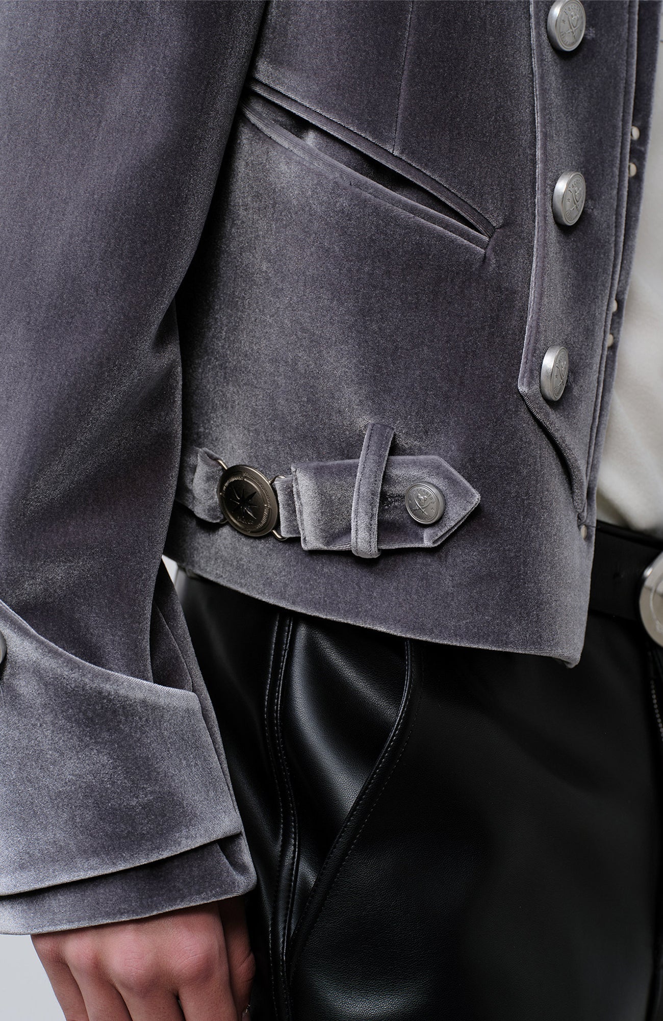 FACEONLAB Velvet Operatic Cropped Jacket Gray