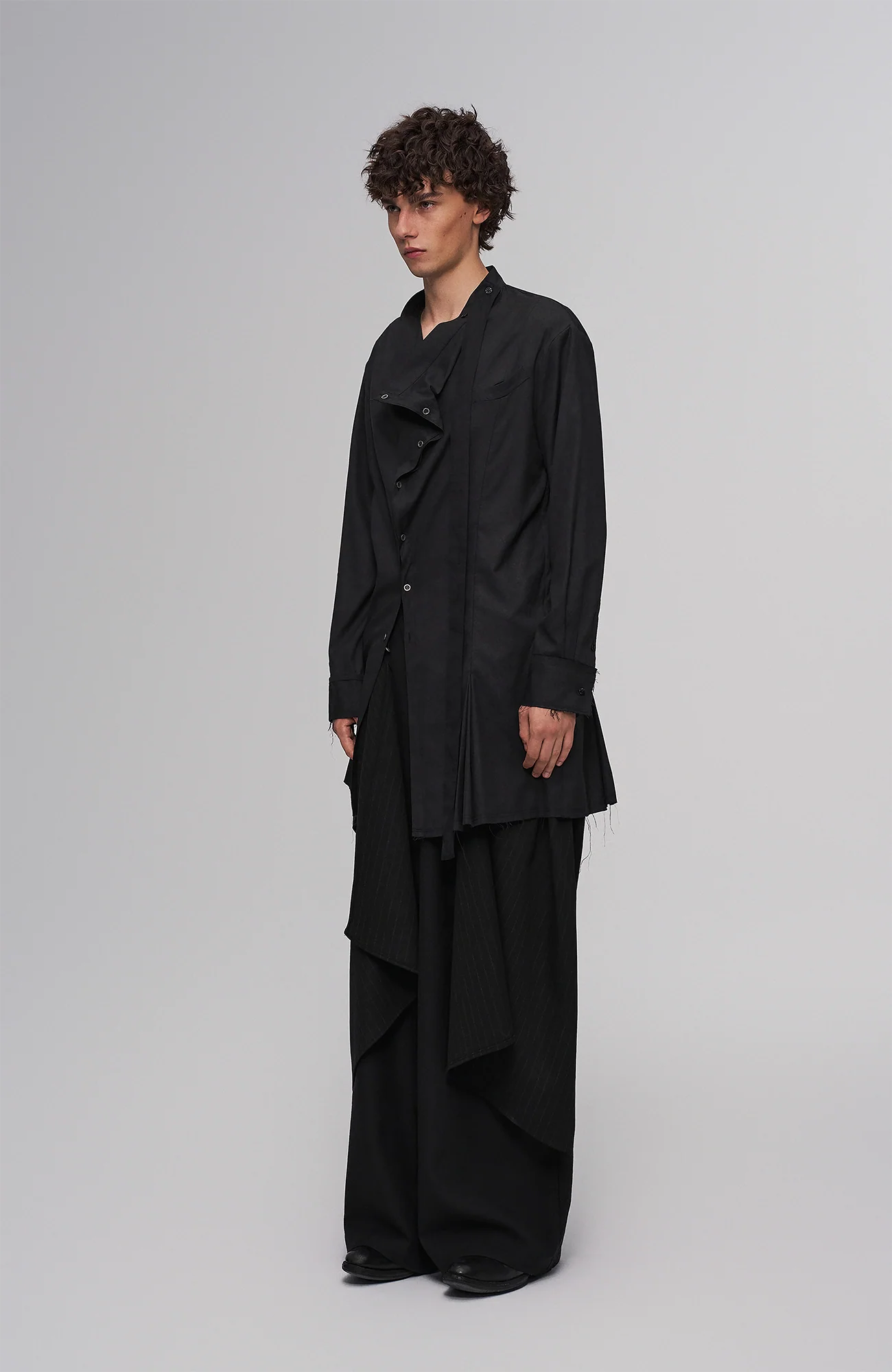 ILNya Nieternite Nifutur Asym Draped Raw-Edged Shirt