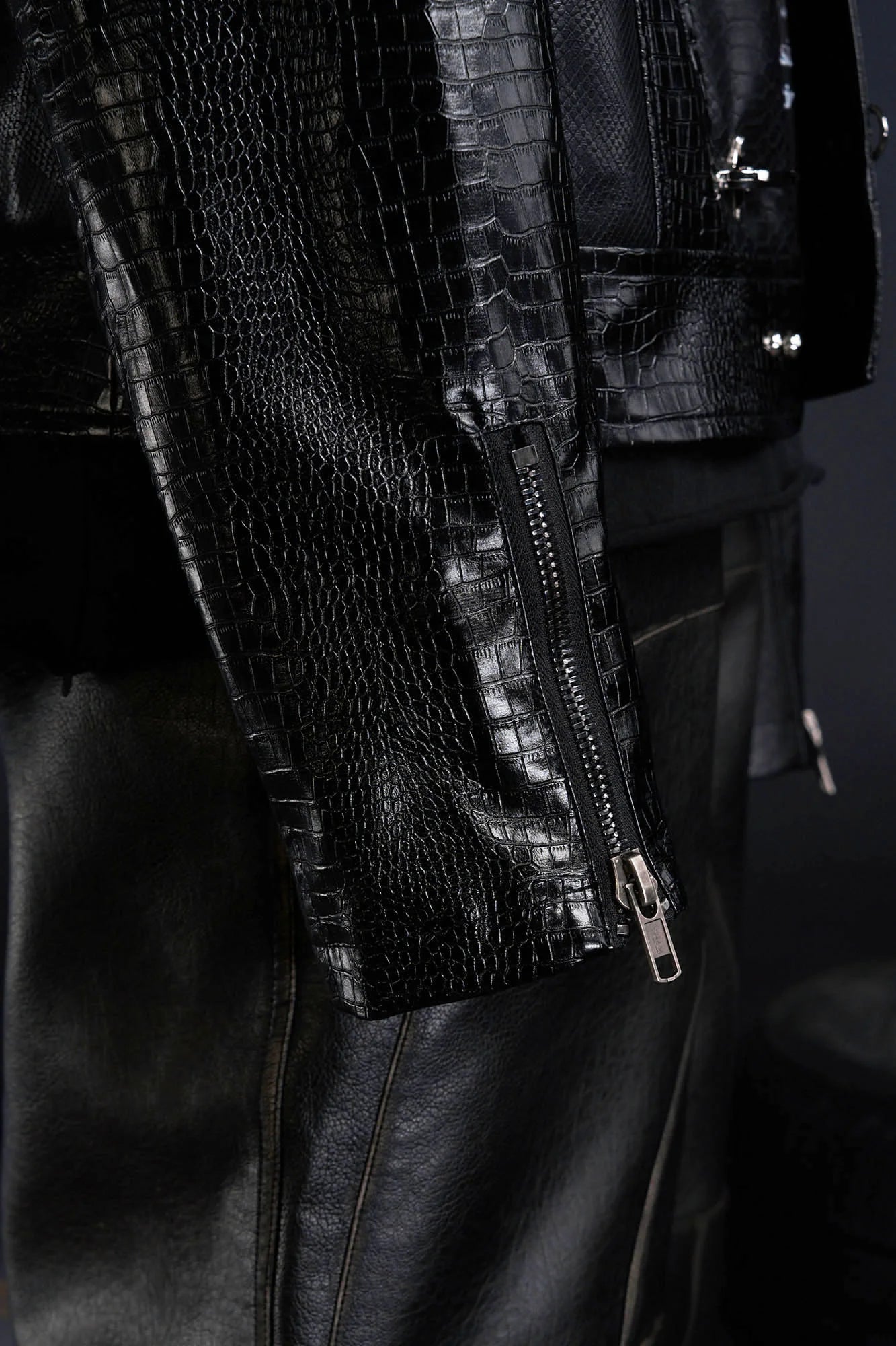 RECOVER ZONE Faux Croc Embossed Hoop-Buckles Jacket