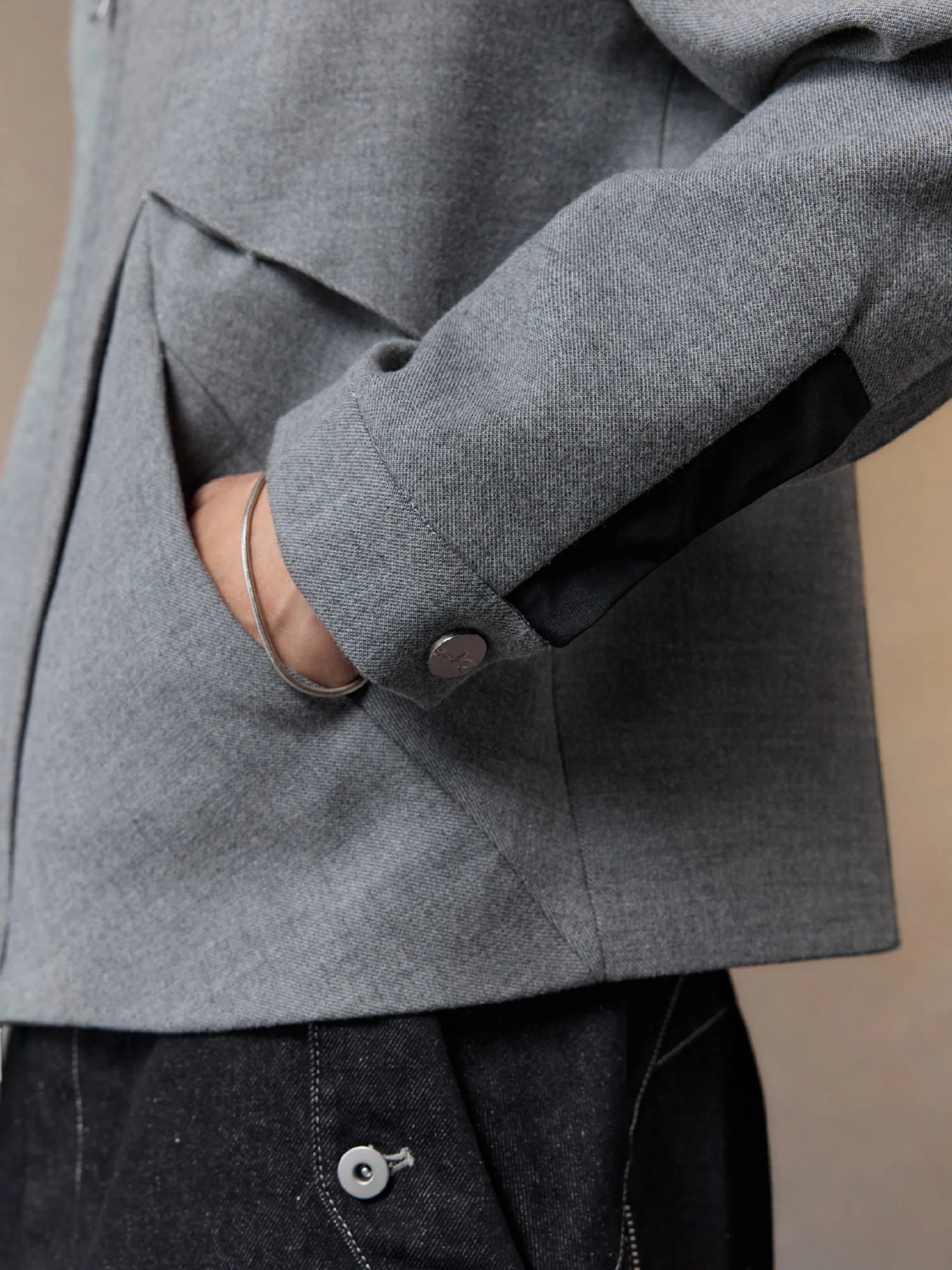 ALVNG AR ANTS Essential Contrast Collar Wool-Blend Jacket