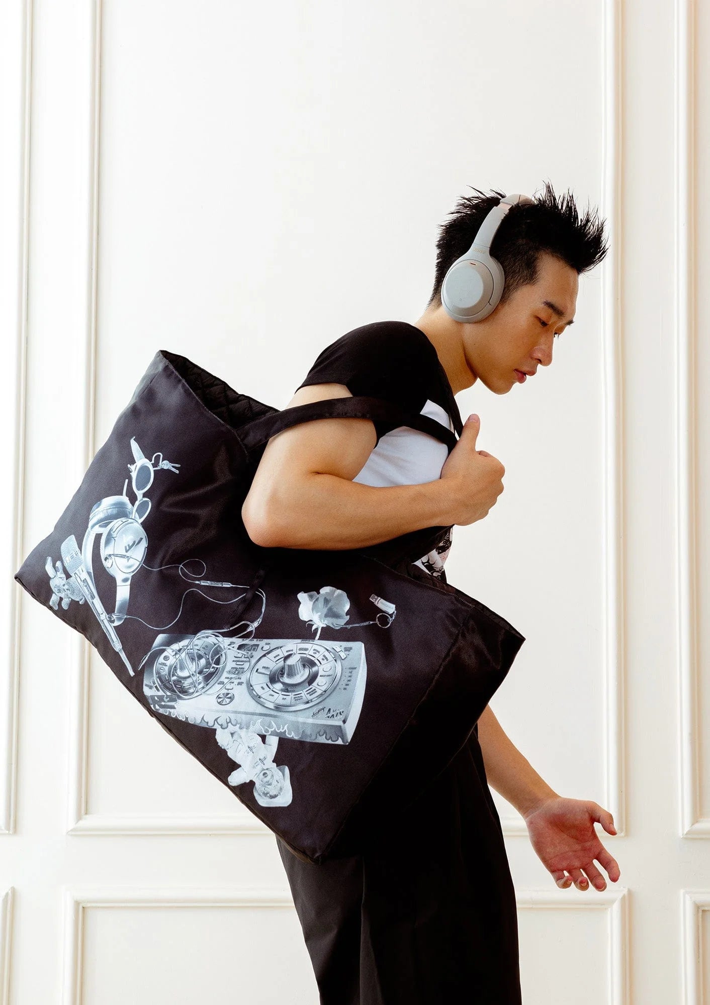 KADAKADA x AXIS Dual-Persona Graphic Reversible Tote Bag