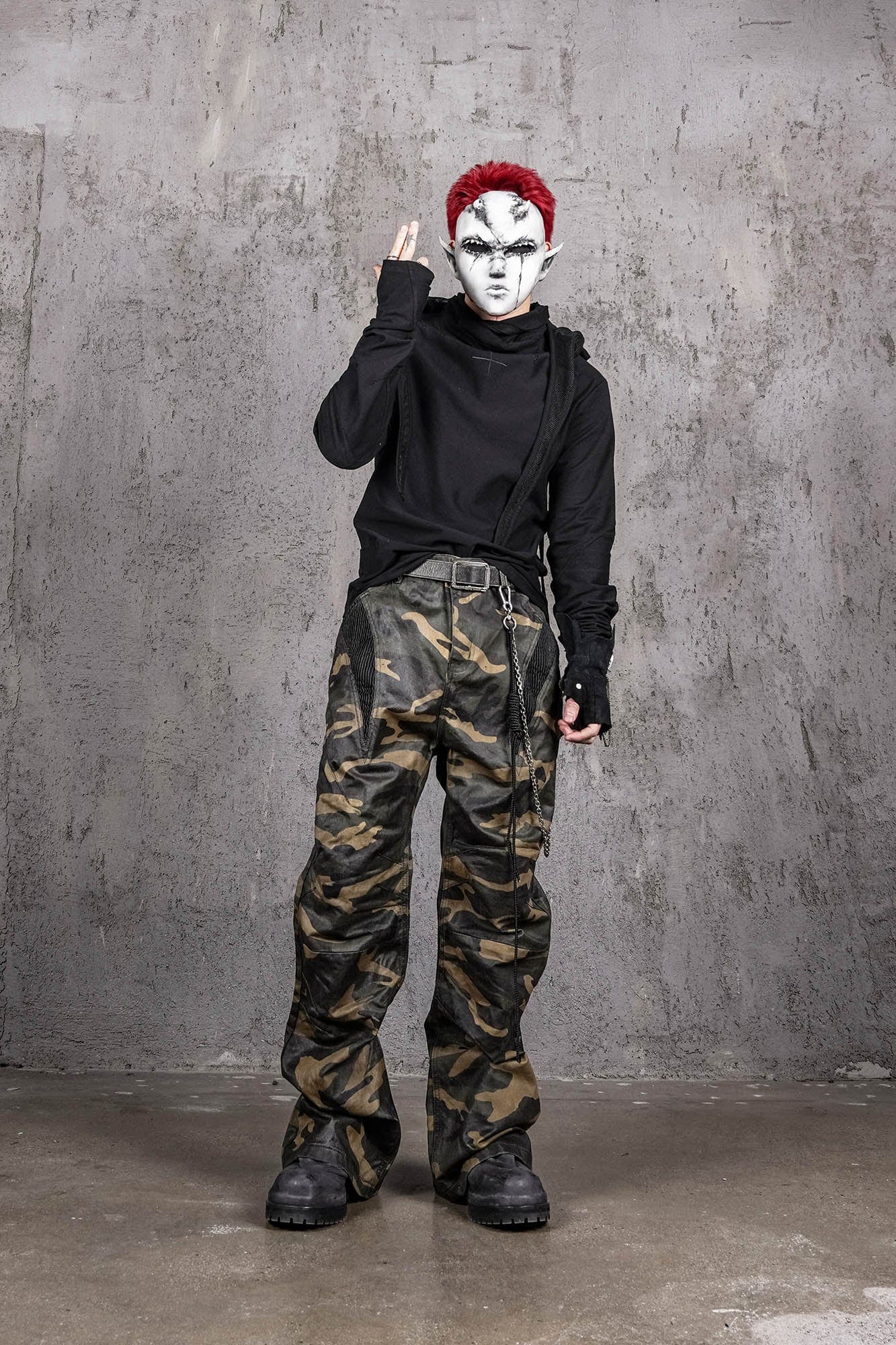 UNDERWATER Cross Embroidered High Neck Long-Sleeve Tee