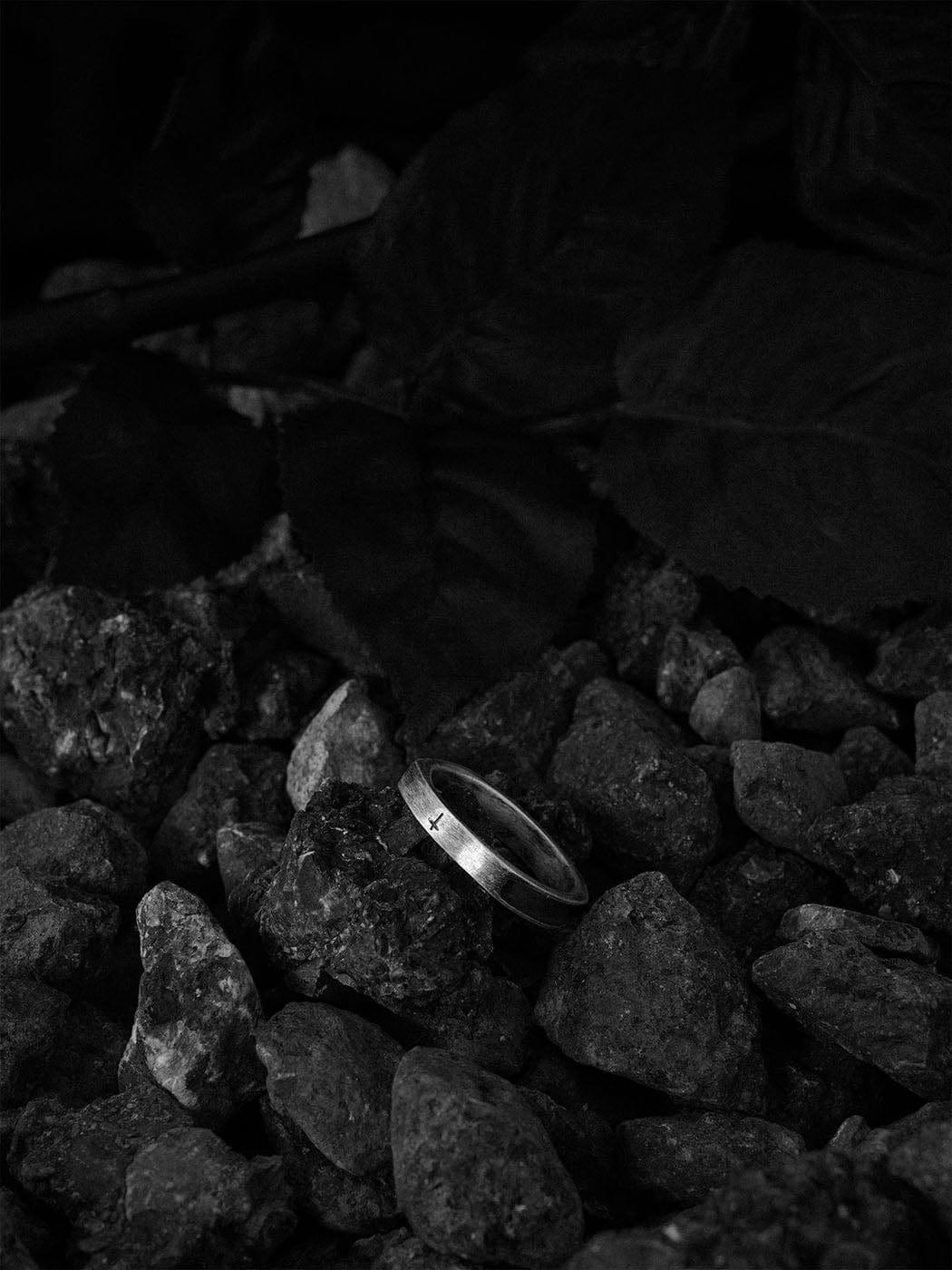 UNDERWATER Silver Cross Engraved Ring