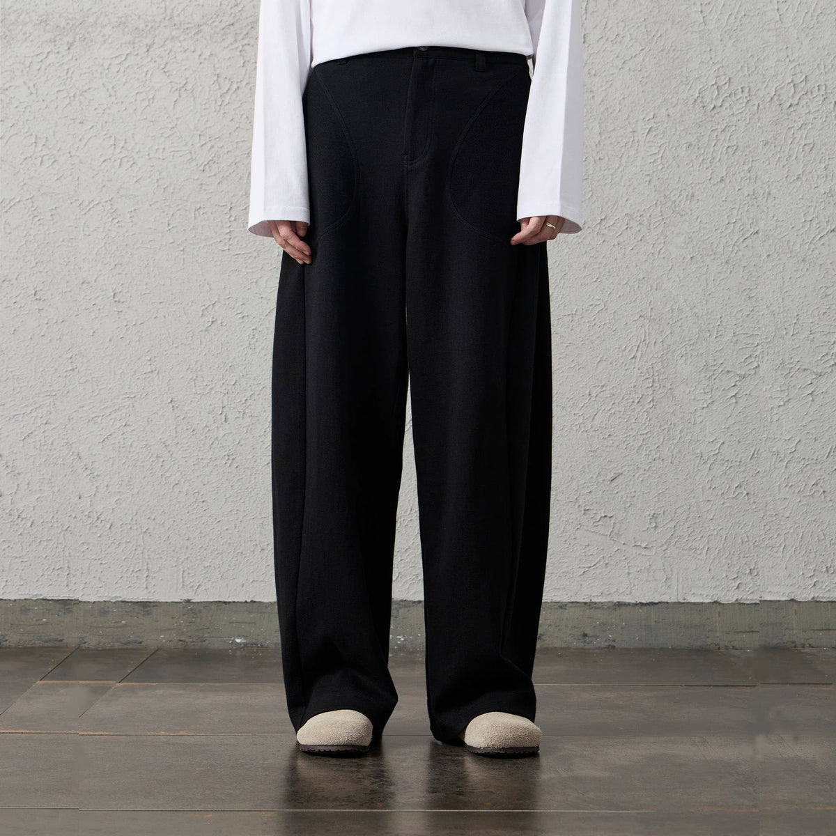 ORGANIC EMOTION Pleat Seam Curved Pants