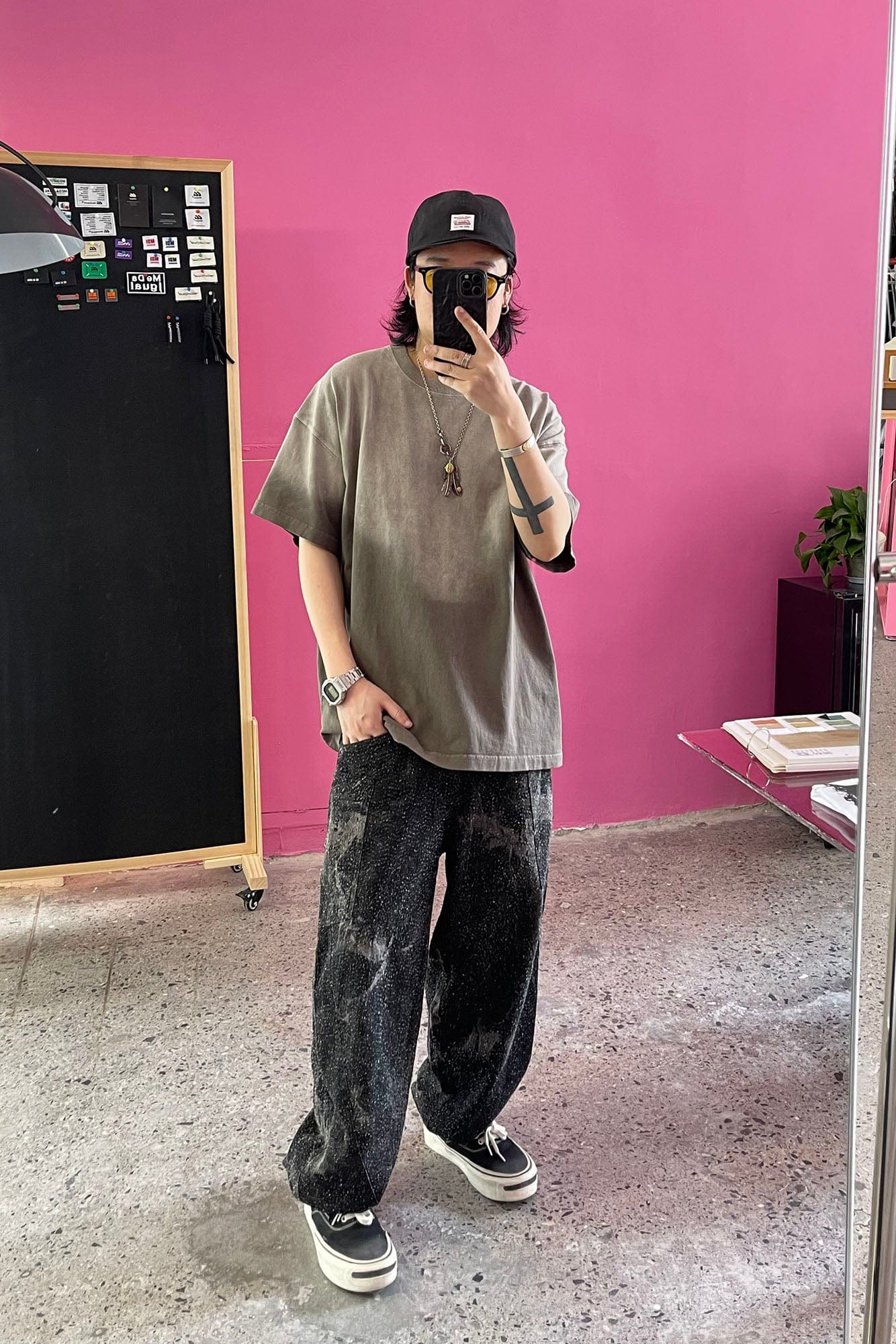 ME DA IGUAL Spliced Splatter Tie-Dye Curved Jeans