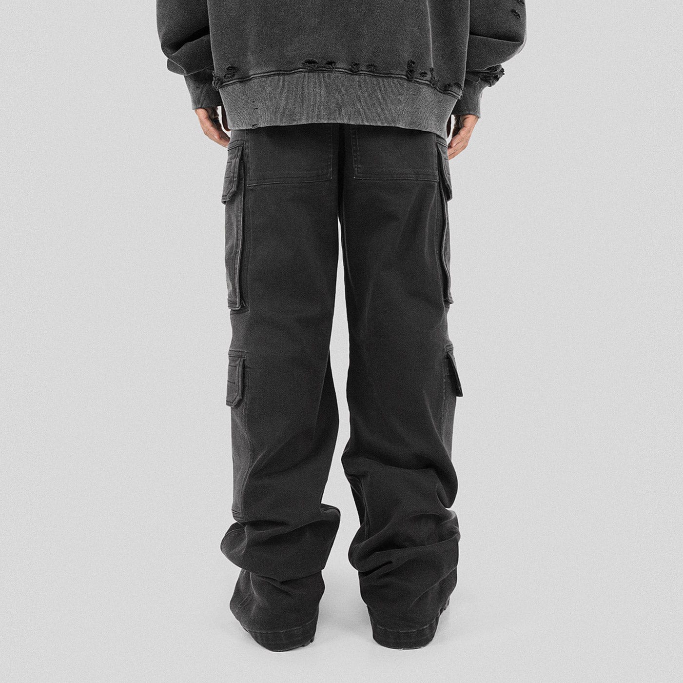 UNDERWATER Multi Pockets Gradient Jeans Black