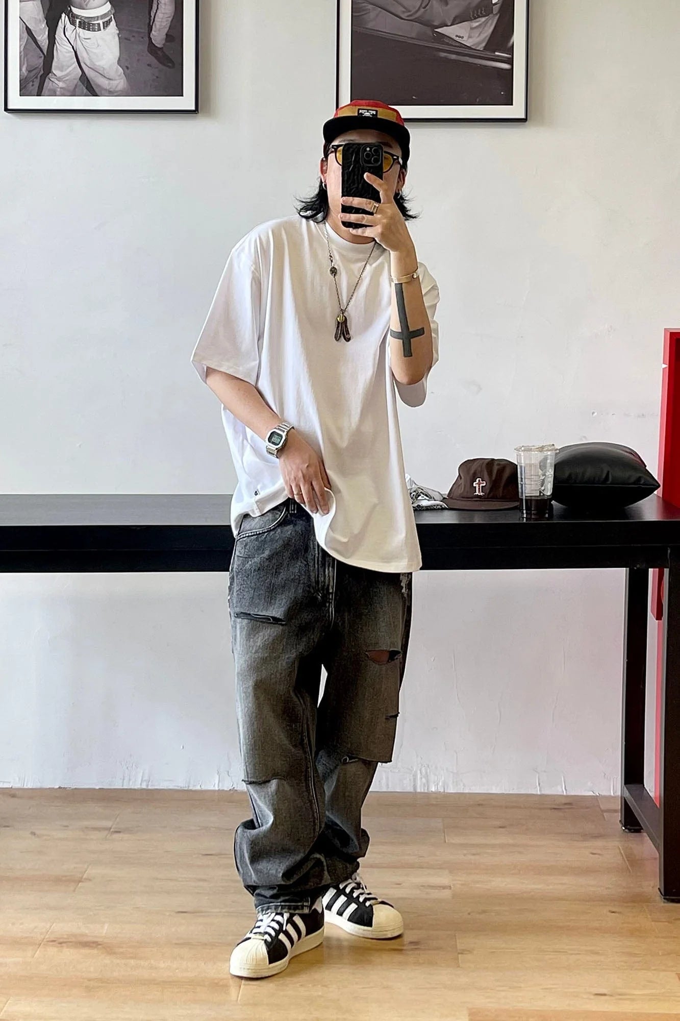 ME DA IGUAL Ripped Distressed Washed Straight-Leg Jeans