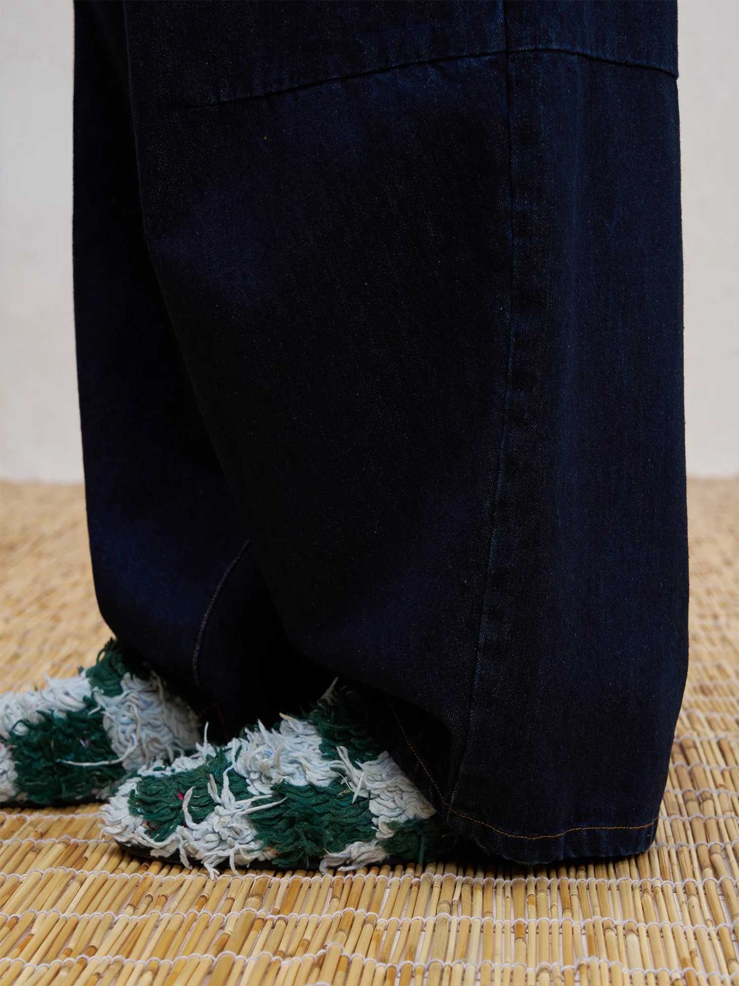 UNLIMITED MOTE Washed Paneled Wide-Leg Jeans