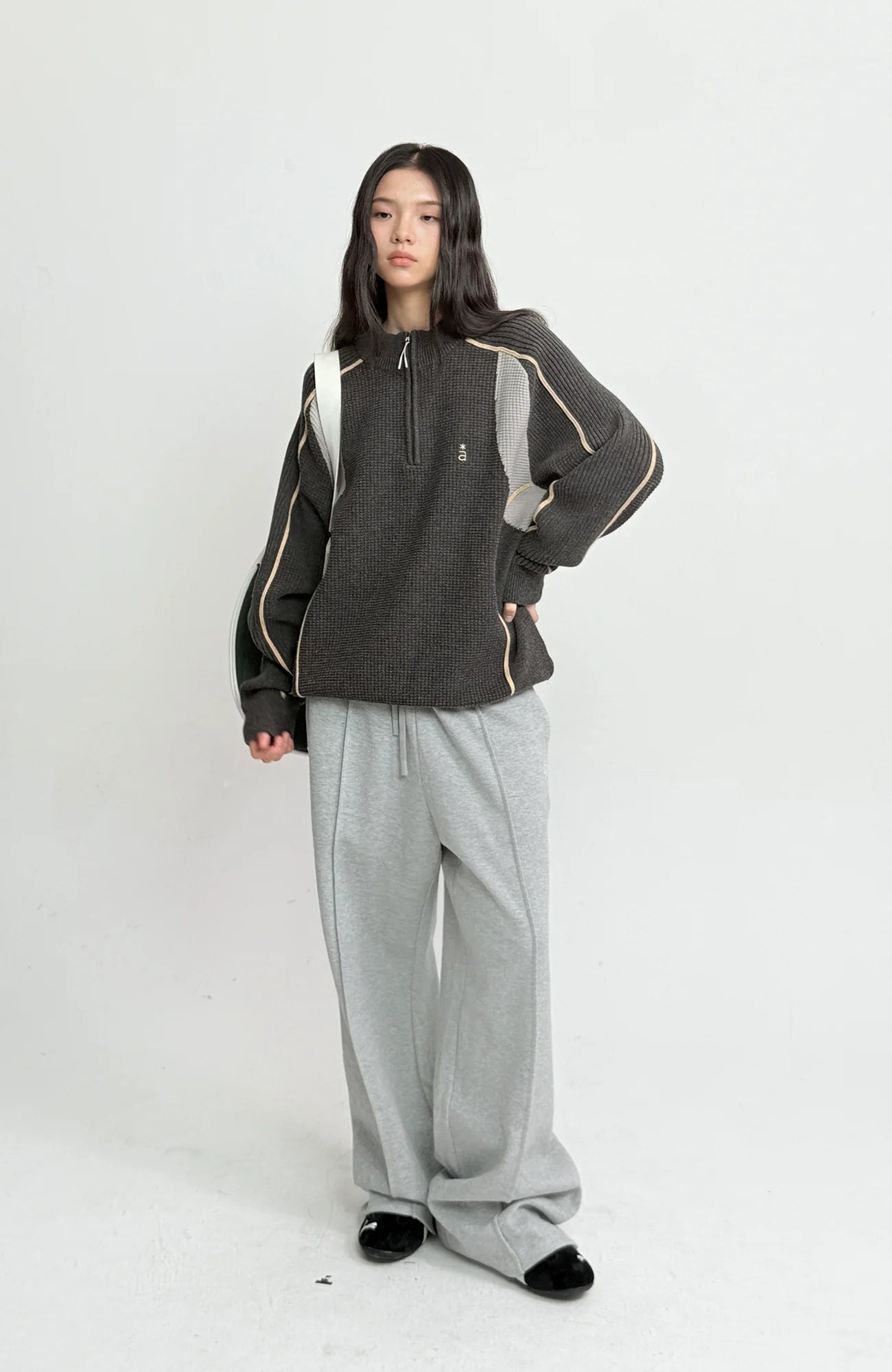 ROARINGWILD A ARCH Contrast Panel Raglan Half-Zip Sweater