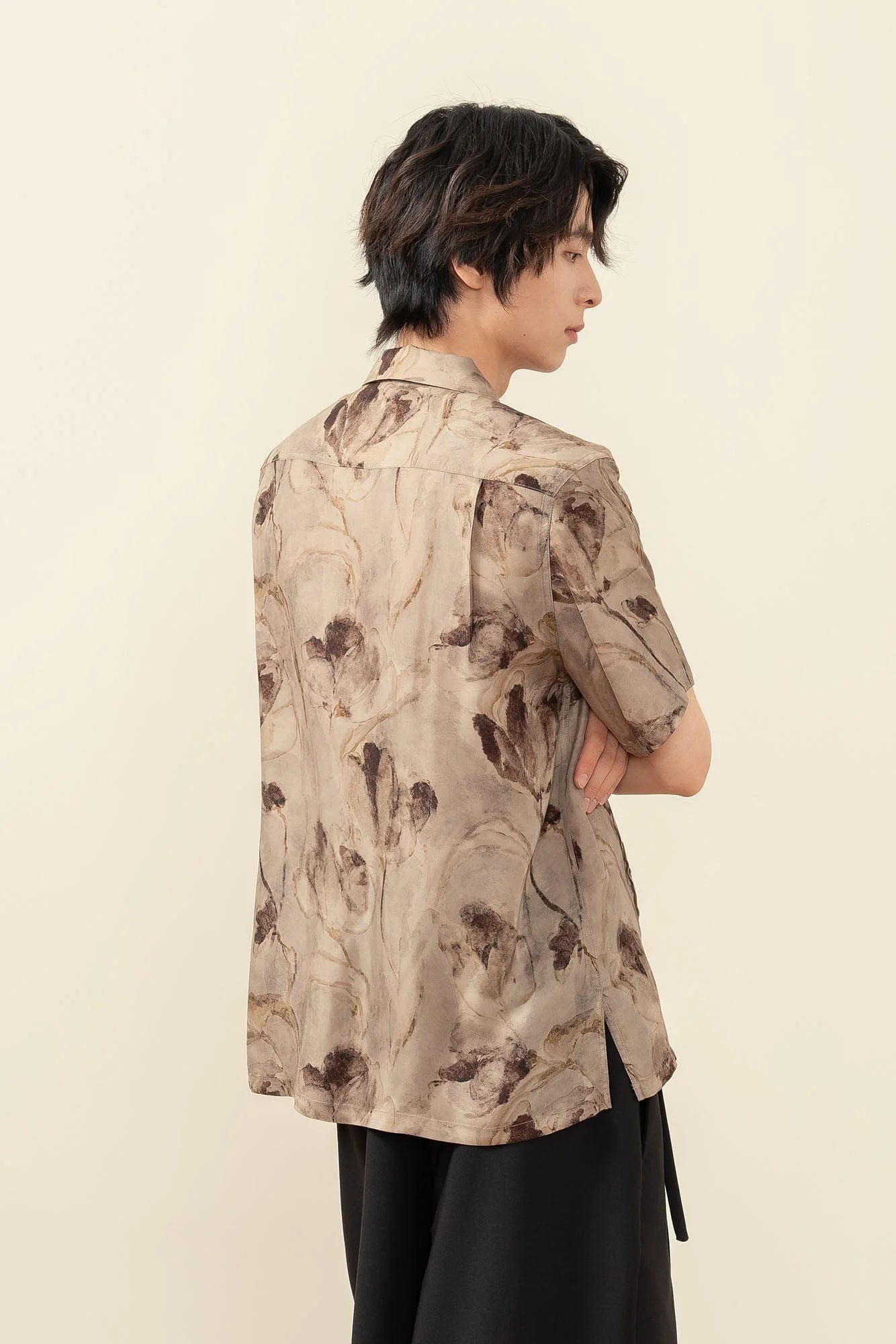 MOITIEDEPETALE Floral Accordion Pleats Cupro Blended Half Shirt