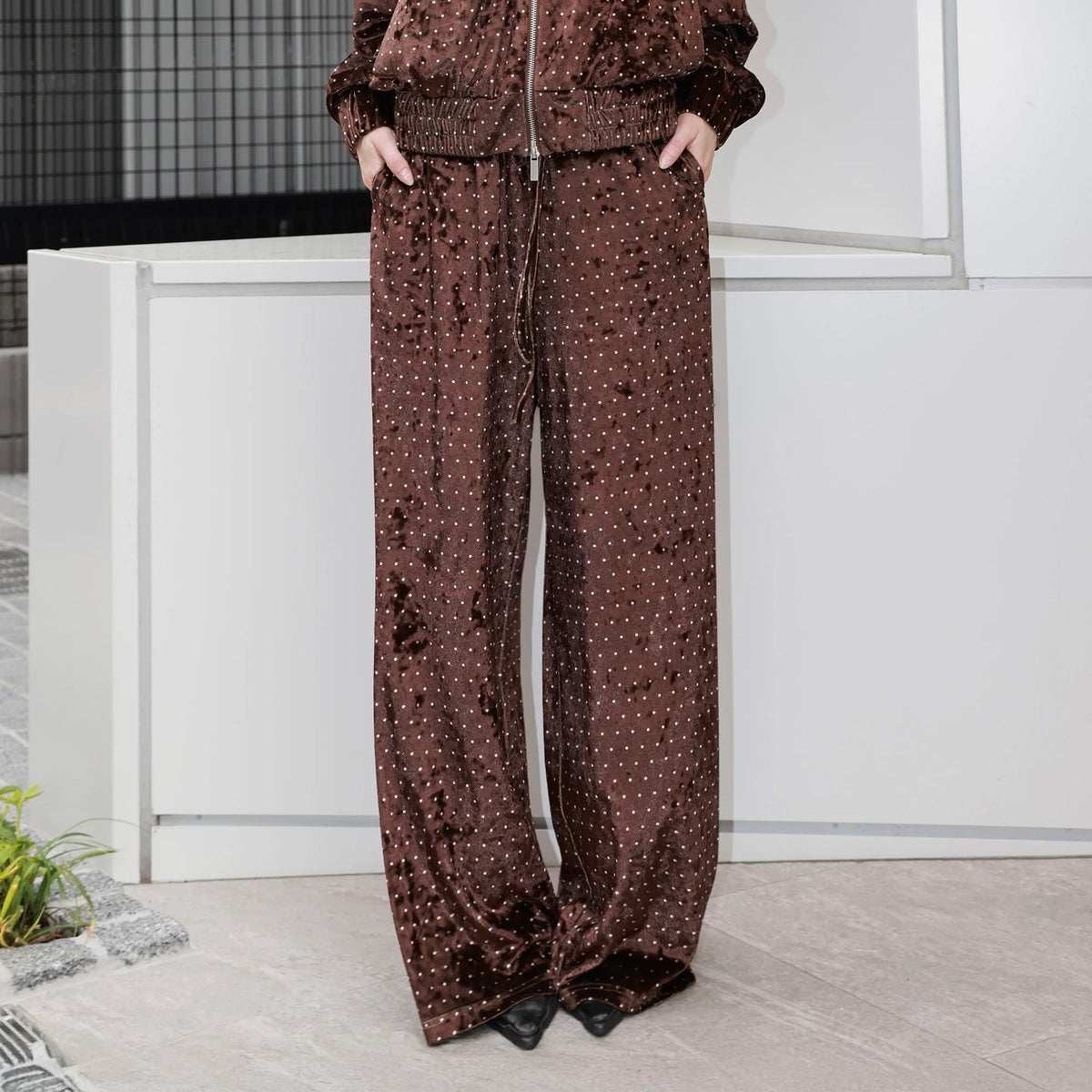 SOURPLUM Retro Polka-Dot Velvet Sweatpants