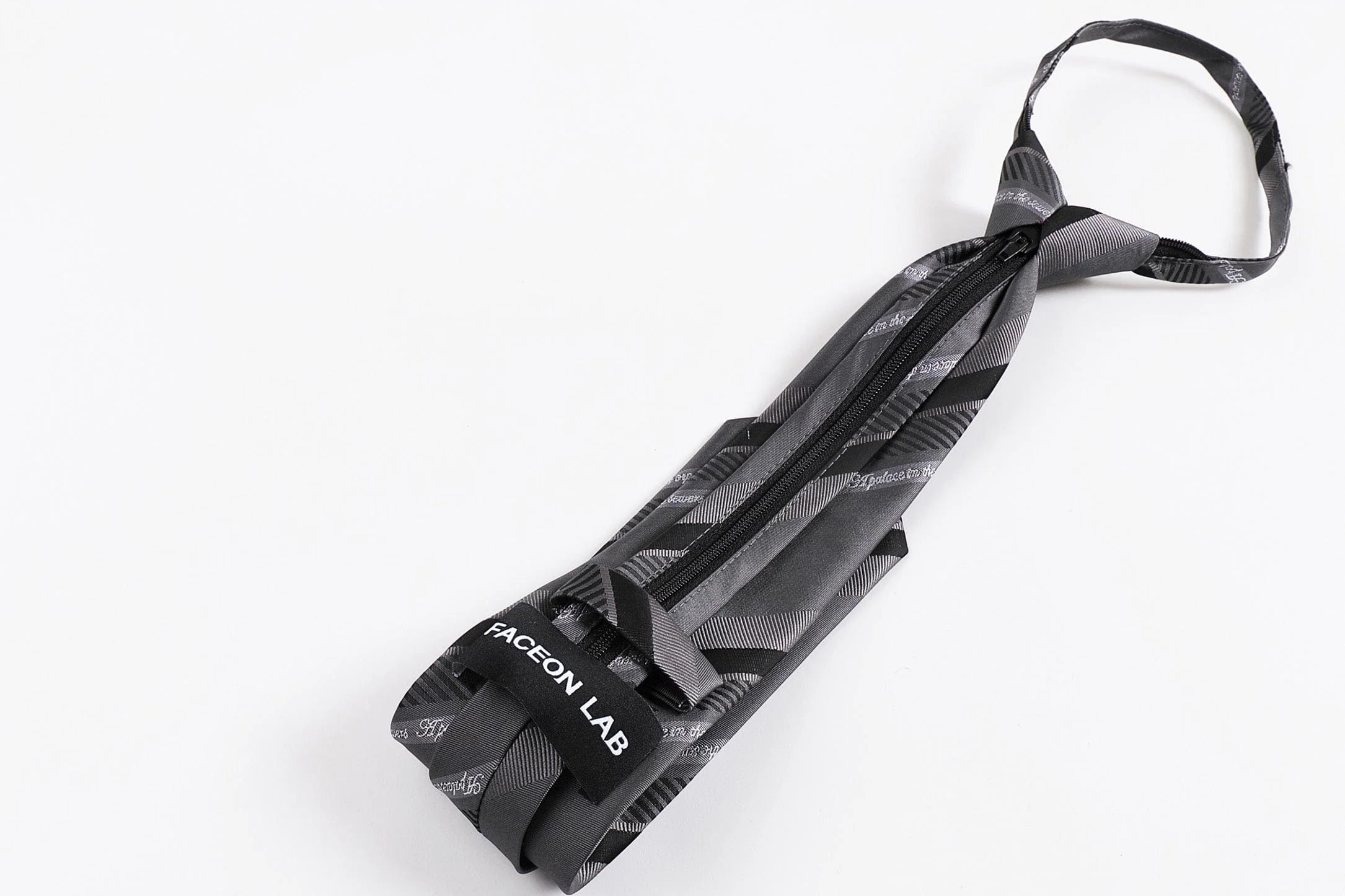 FACEONLAB Slanted Striped Zip Tie