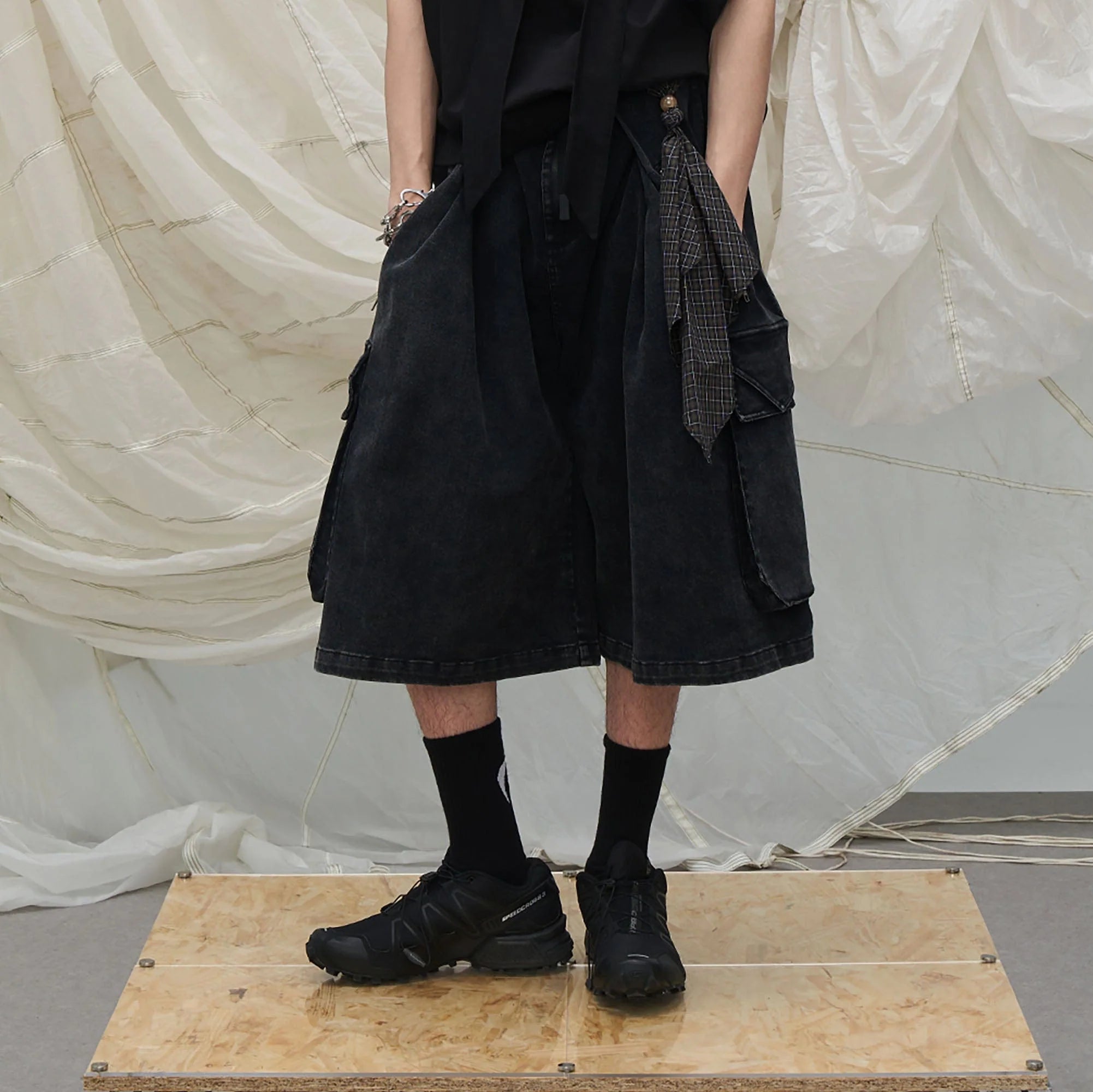 RELABEL Detachable Scarf Washed Multi-Pocket Wide-Leg Shorts Black