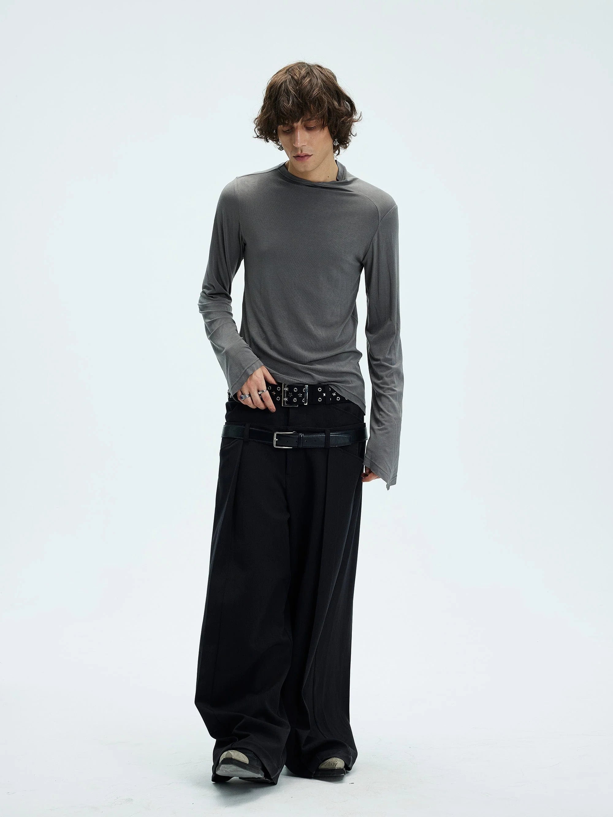 WHISTLEHUNTER Asymmetric Slim Long-Sleeve T-Shirt