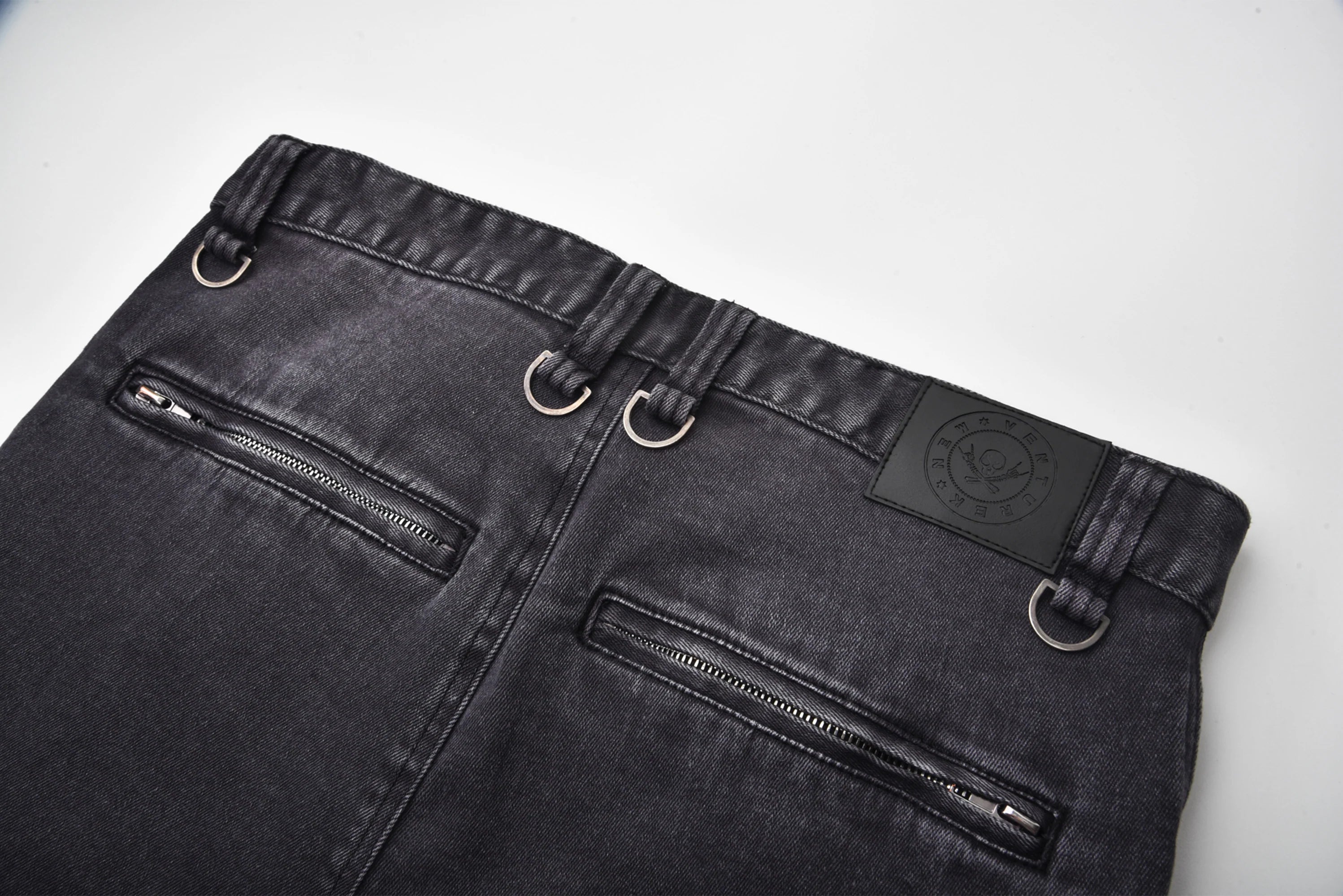 VENTUREK Washed Patch Studded Raw-Edge Shorts