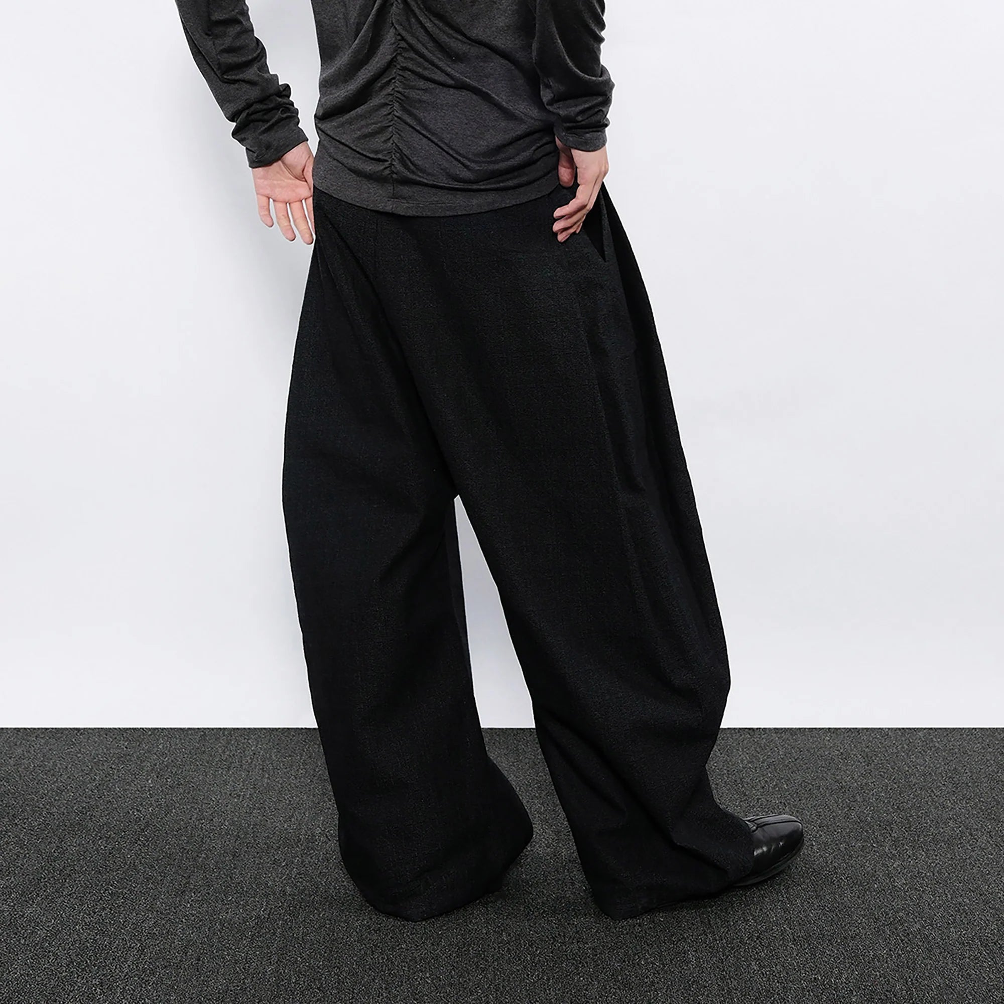 7440 37 1 Symmetrical Pleats Drop-Crotch Jeans