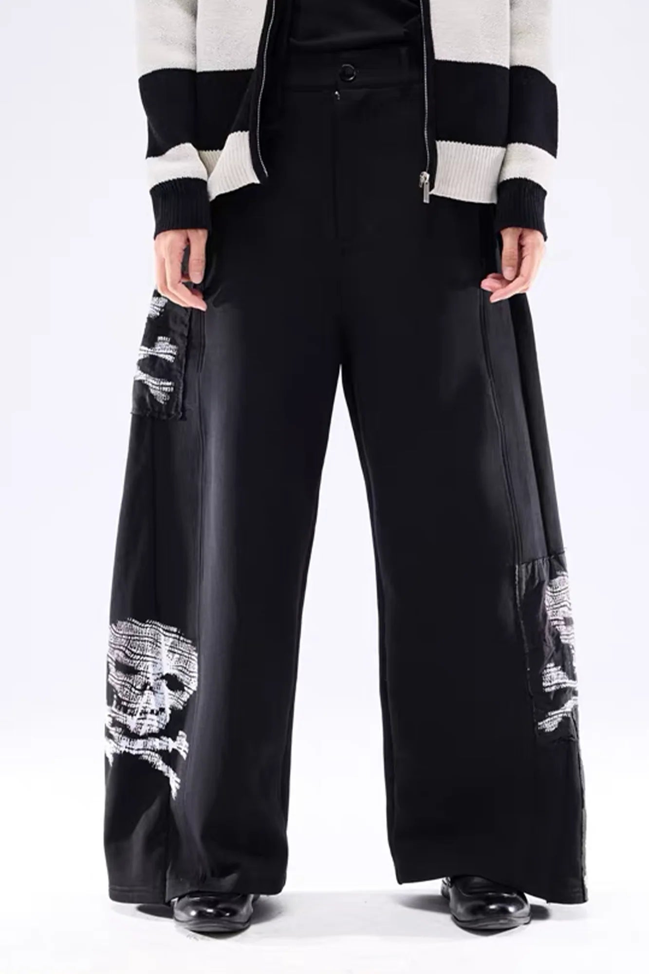 NOTHINGNESS WORLD Skull Graphic Wide-Leg Sweatpants