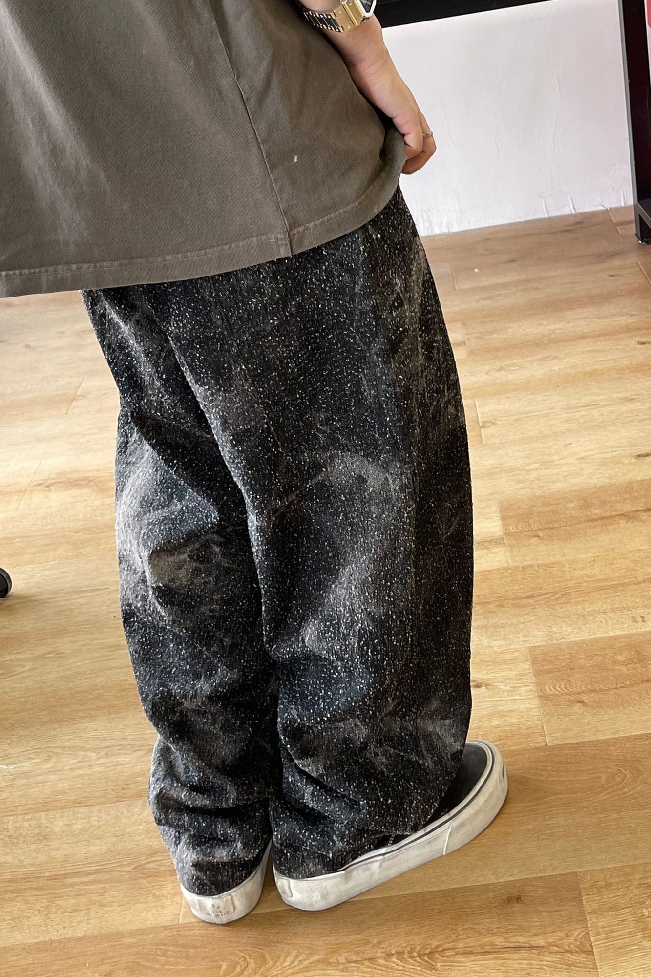 ME DA IGUAL Spliced Splatter Tie-Dye Curved Jeans