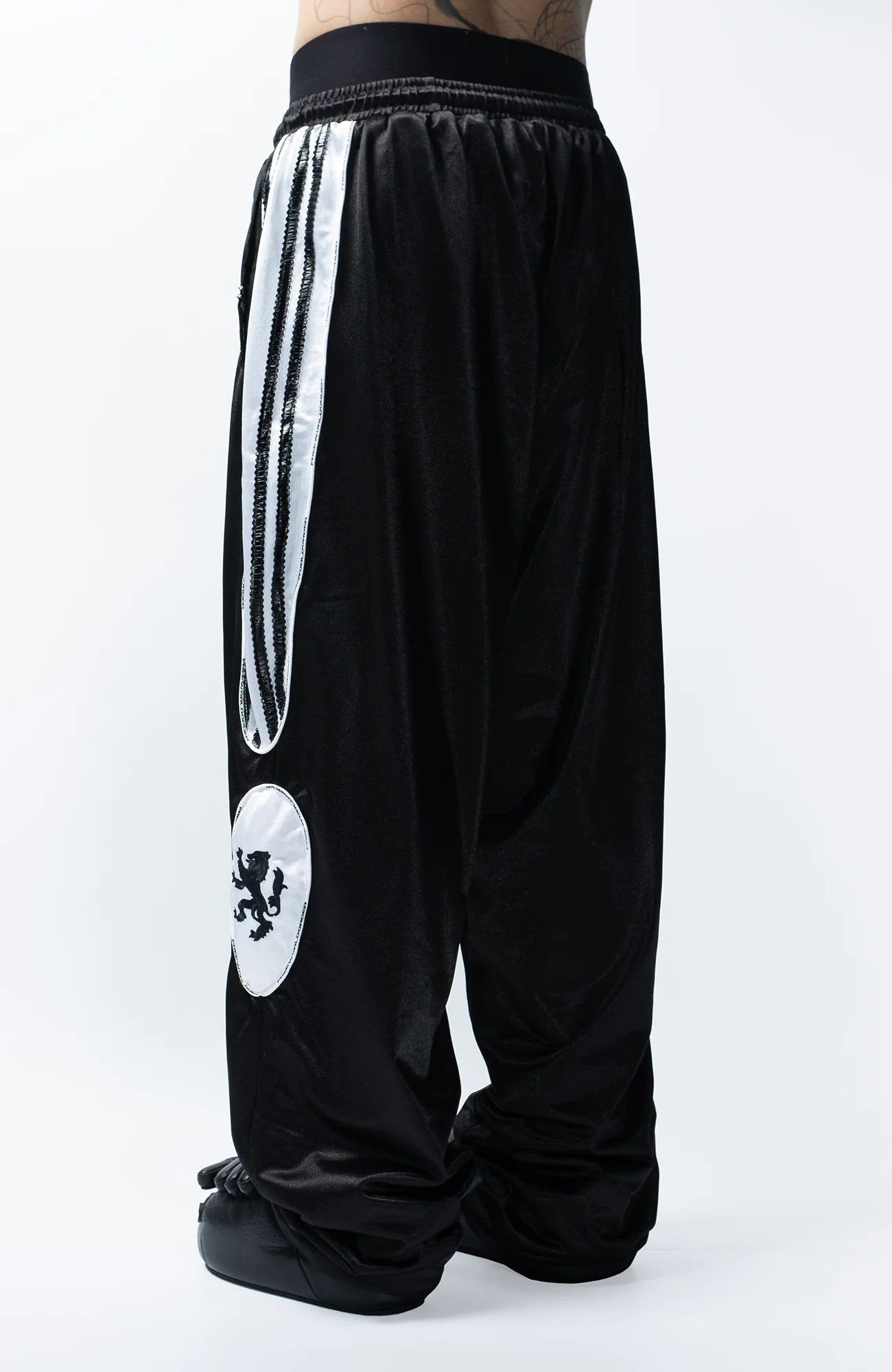 FVVO Wild Spirit Wolf Embroidered Pants
