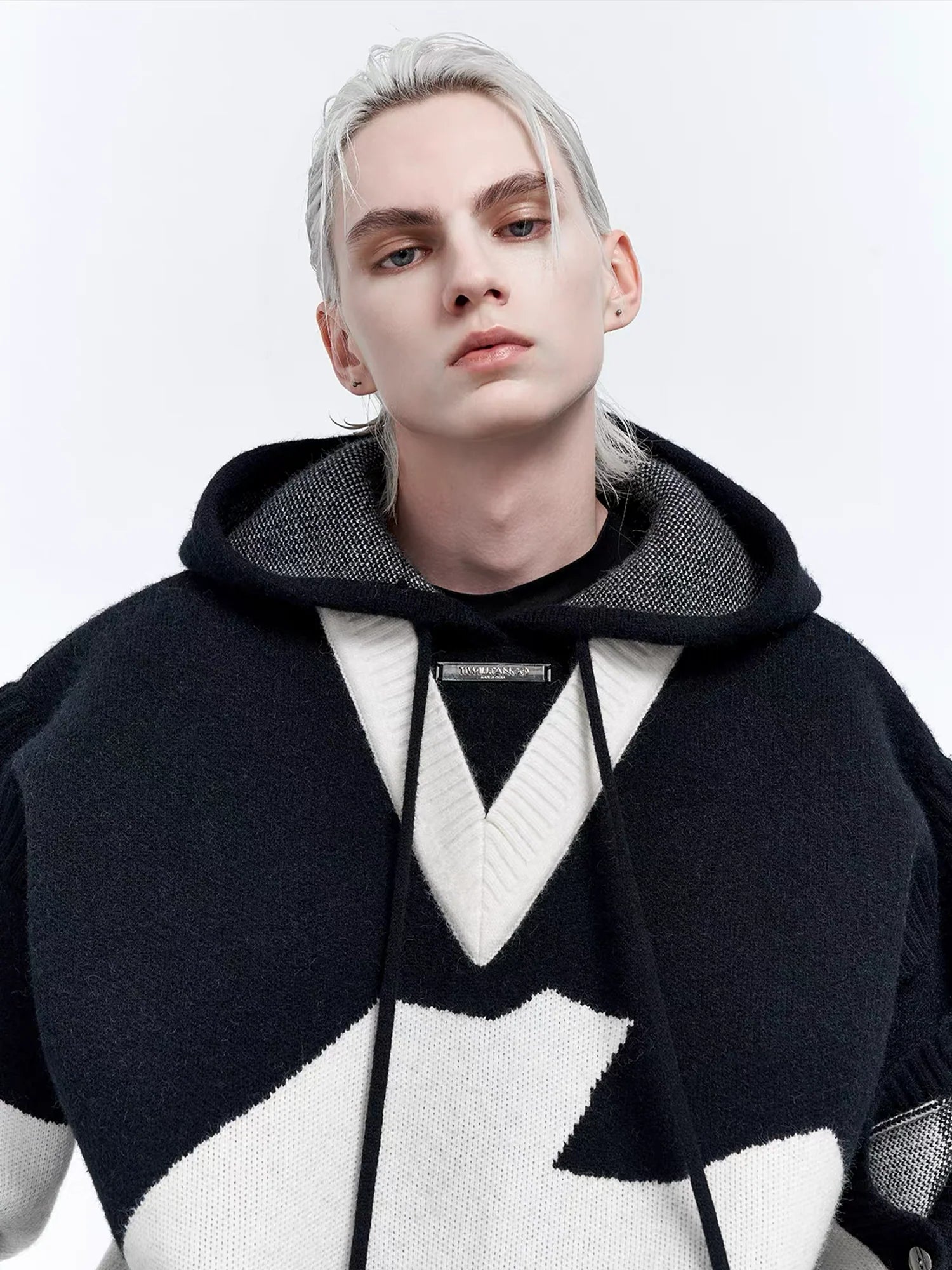 TIWILLTANG Contrast Layered Snap-Sleeves Knit Hoodie