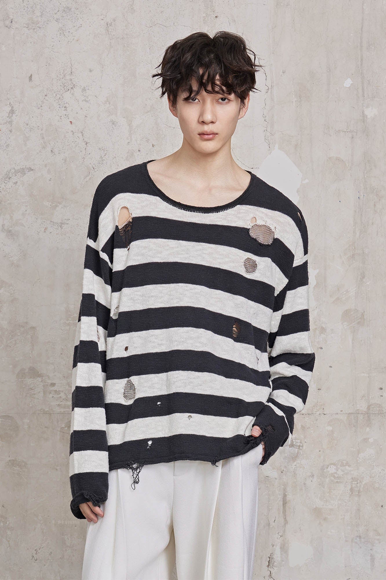 FACEONLAB Stripe Distressed Frayed Crewneck Sweater