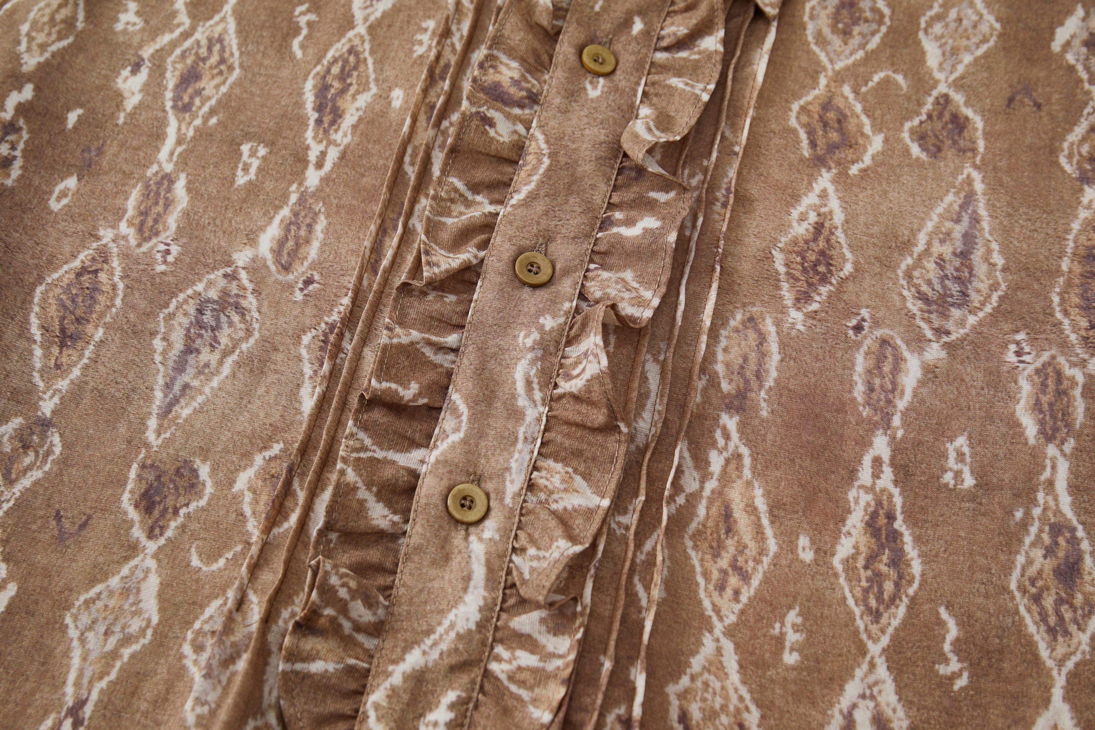 OPICLOTH Retro Woodgrain Full-Print Ruffle Half Shirt