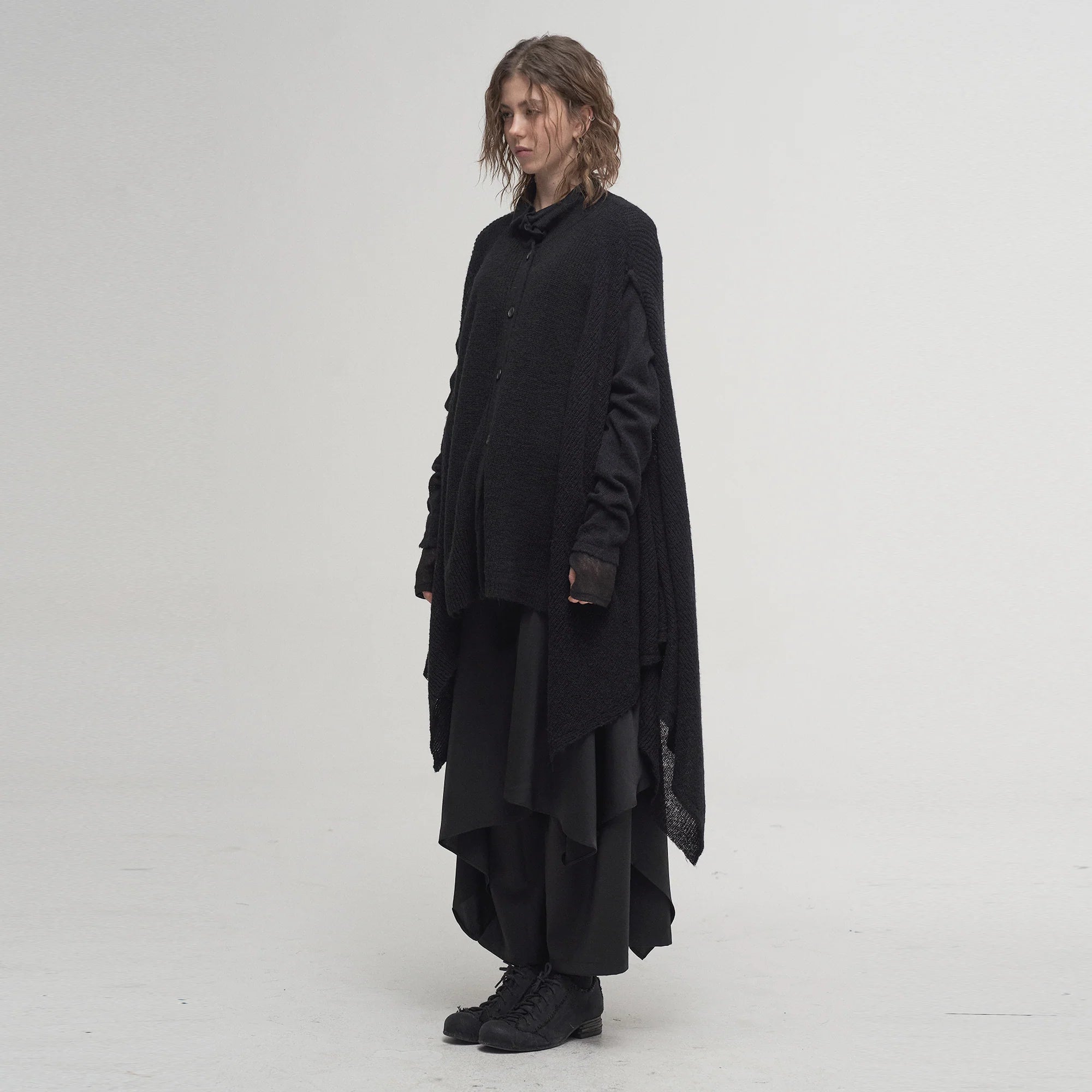 ILNya Nieternite Nifutur Convertible Drape Knit Cape