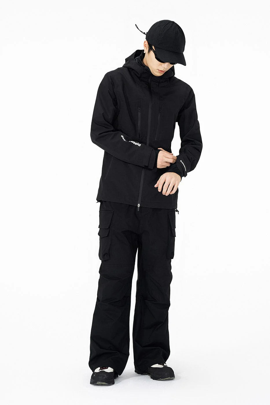ENSHADOWER Big Pockets Crinkled Straight Pants
