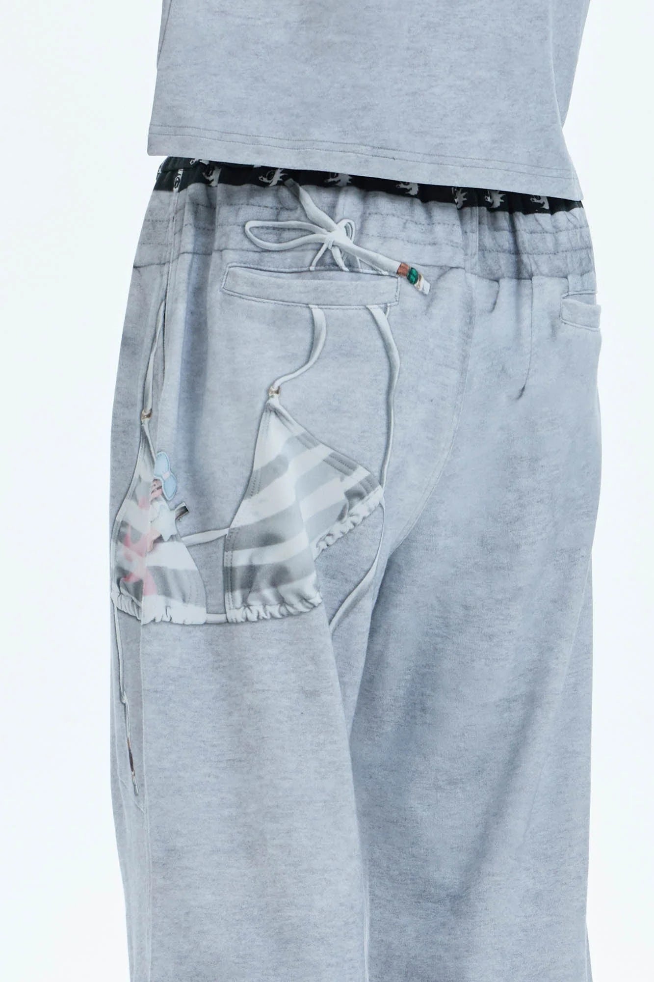 DND4DES Doll Charm Graphic Double-Waist Sweatpants