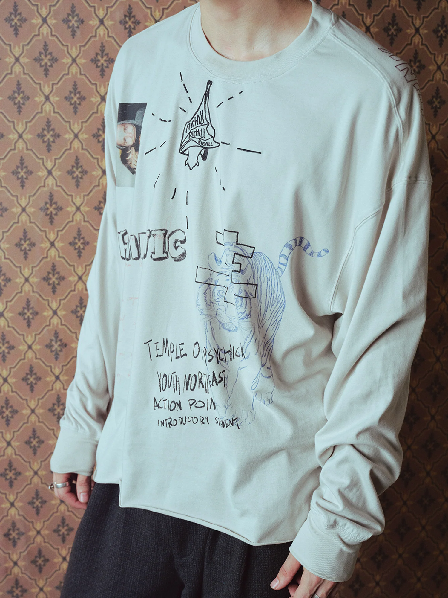 RICHILL Sketch Crewneck Long-Sleeve Tee