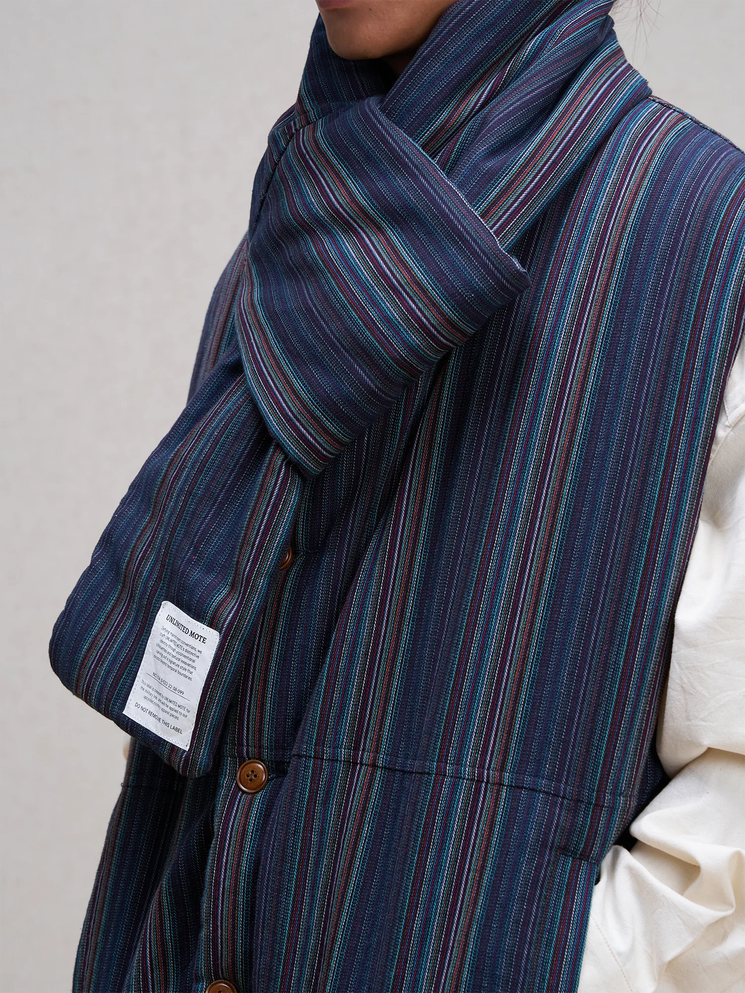 UNLIMITED MOTE Striped Padded Scarf