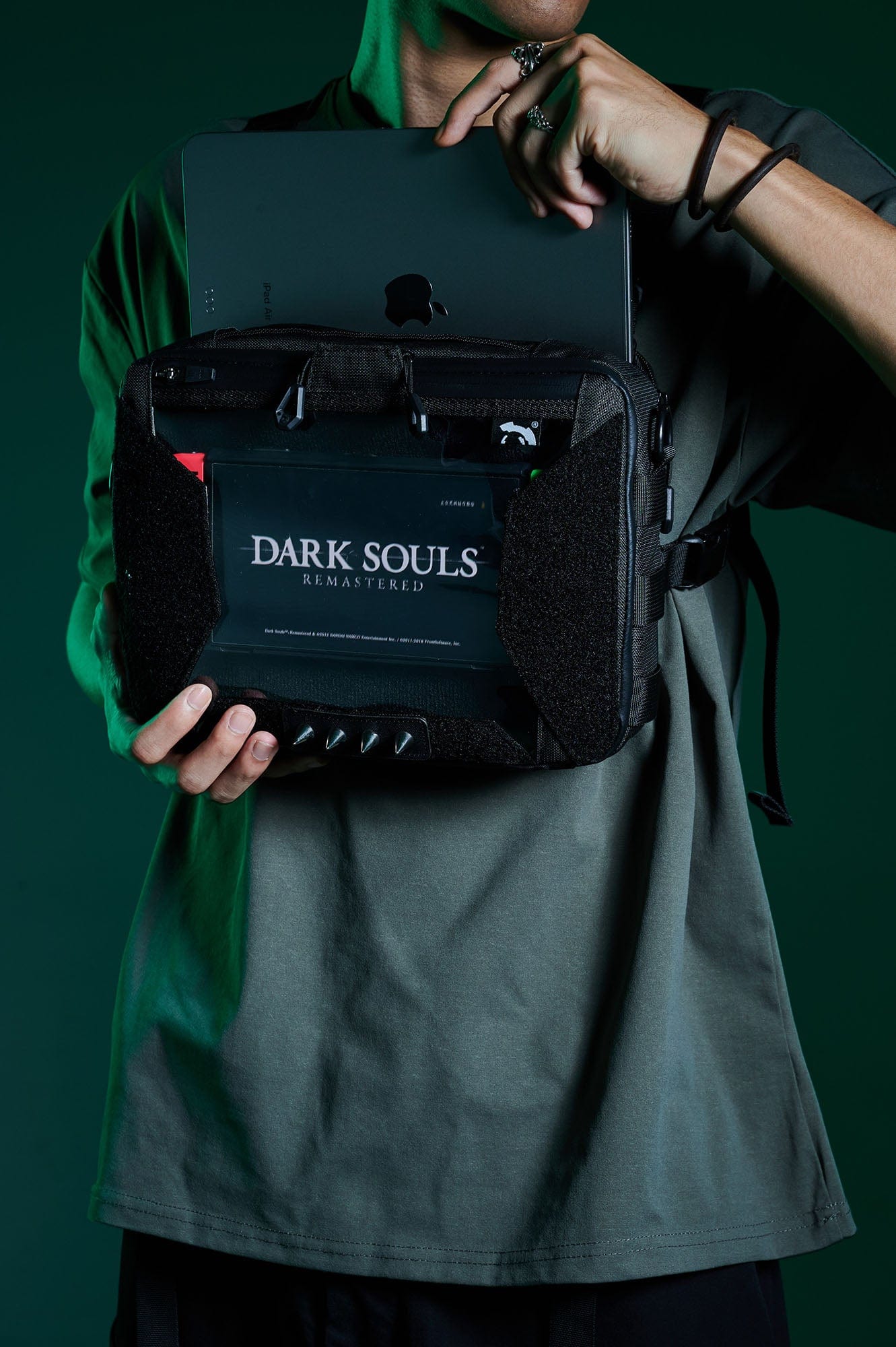 OVERCLOCK ROAM Utility Tablet Organizer