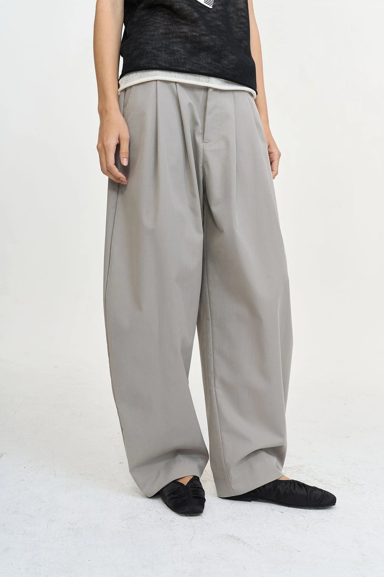 LEONSENSE Pleated Tencel Oversized Curved Pants