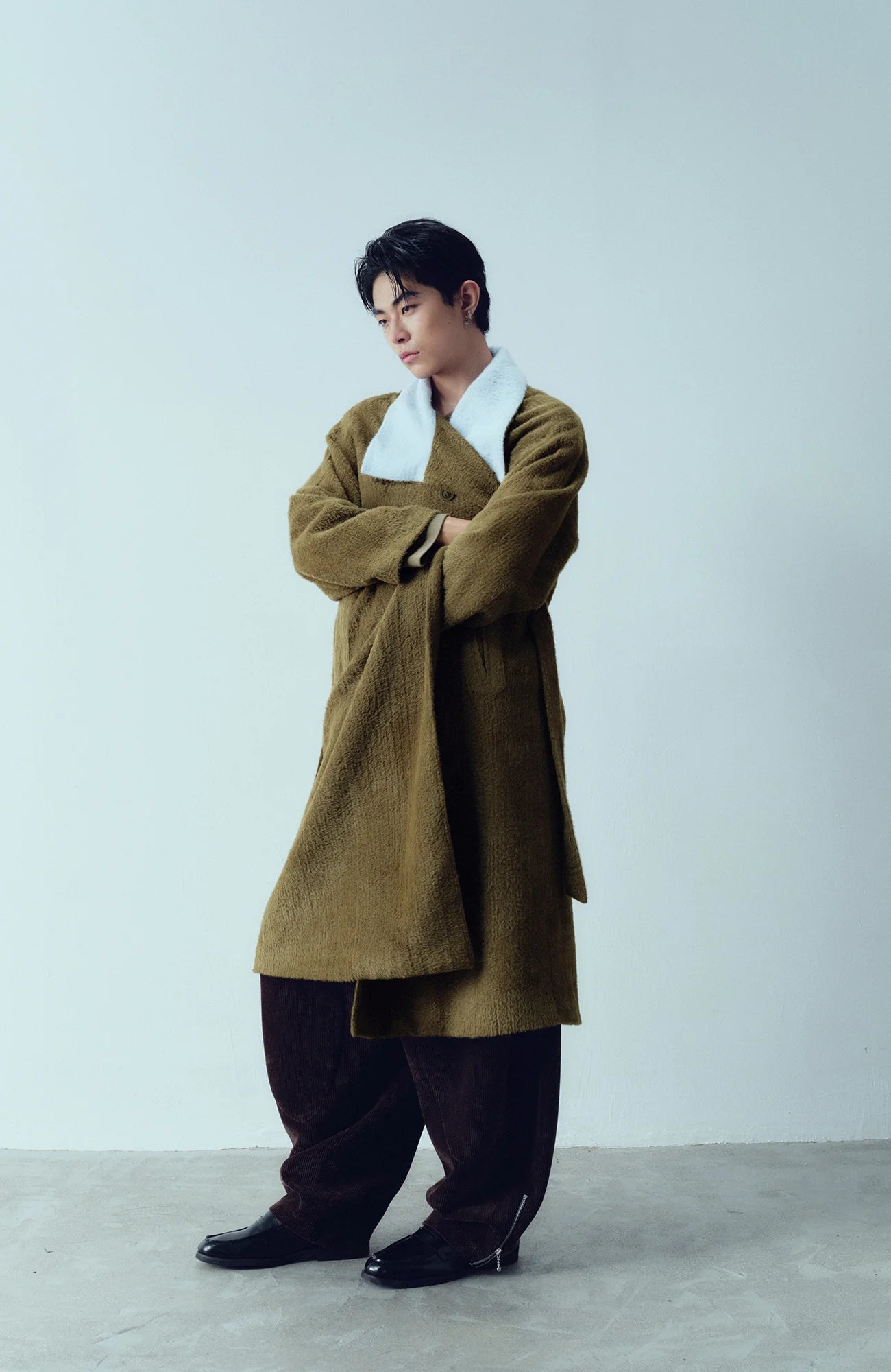 KADAKADA Double-Breasted Contrast Fuzzy Collar Overcoat